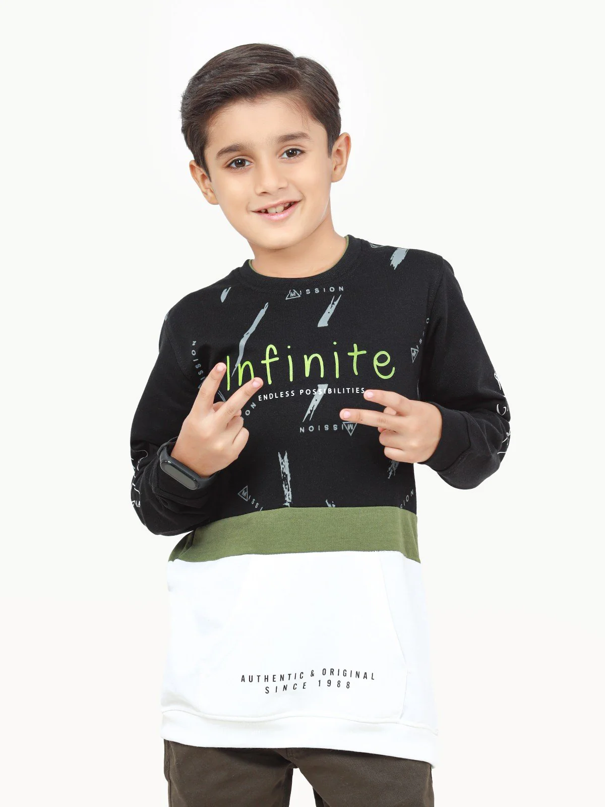Boy's Black & White Sweatshirt - EBTSS22-013