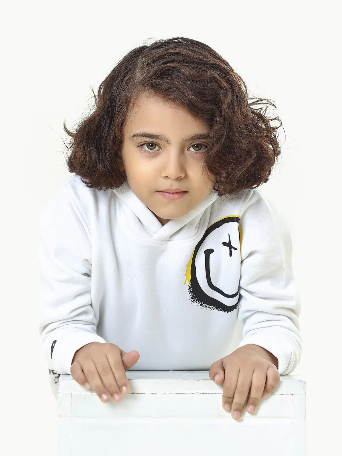 Boy's Off White Hoodie - EBTH22-008 - Image 3