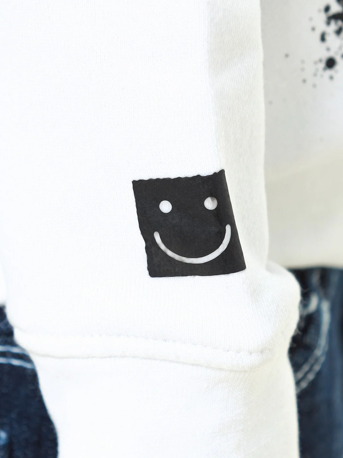 Boy's Off White Hoodie - EBTH22-008 - Image 6