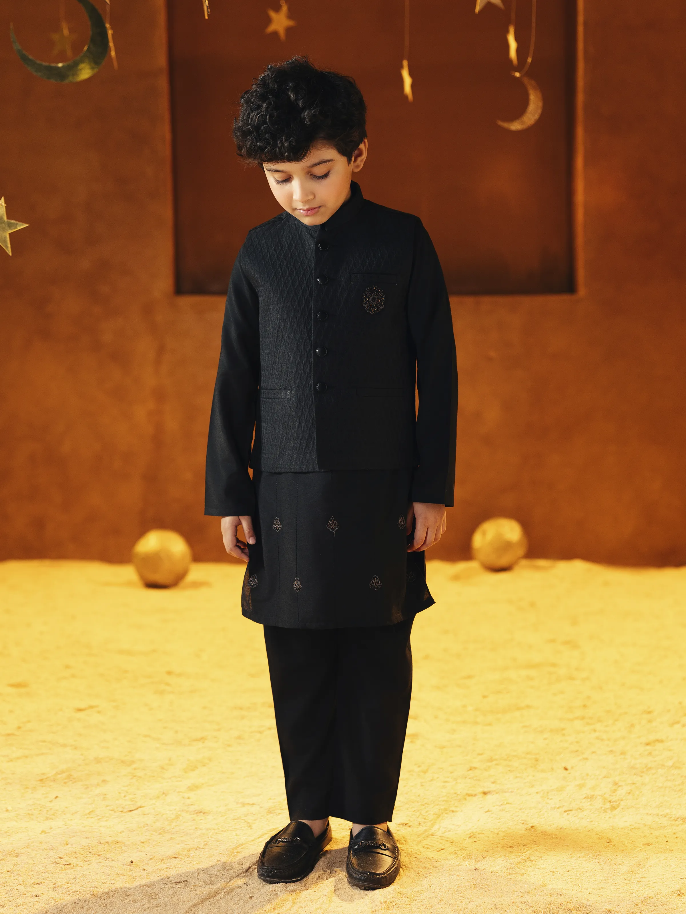 Boy's Black Waist Coat Suit - EBTWCSC5-032 - Image 3