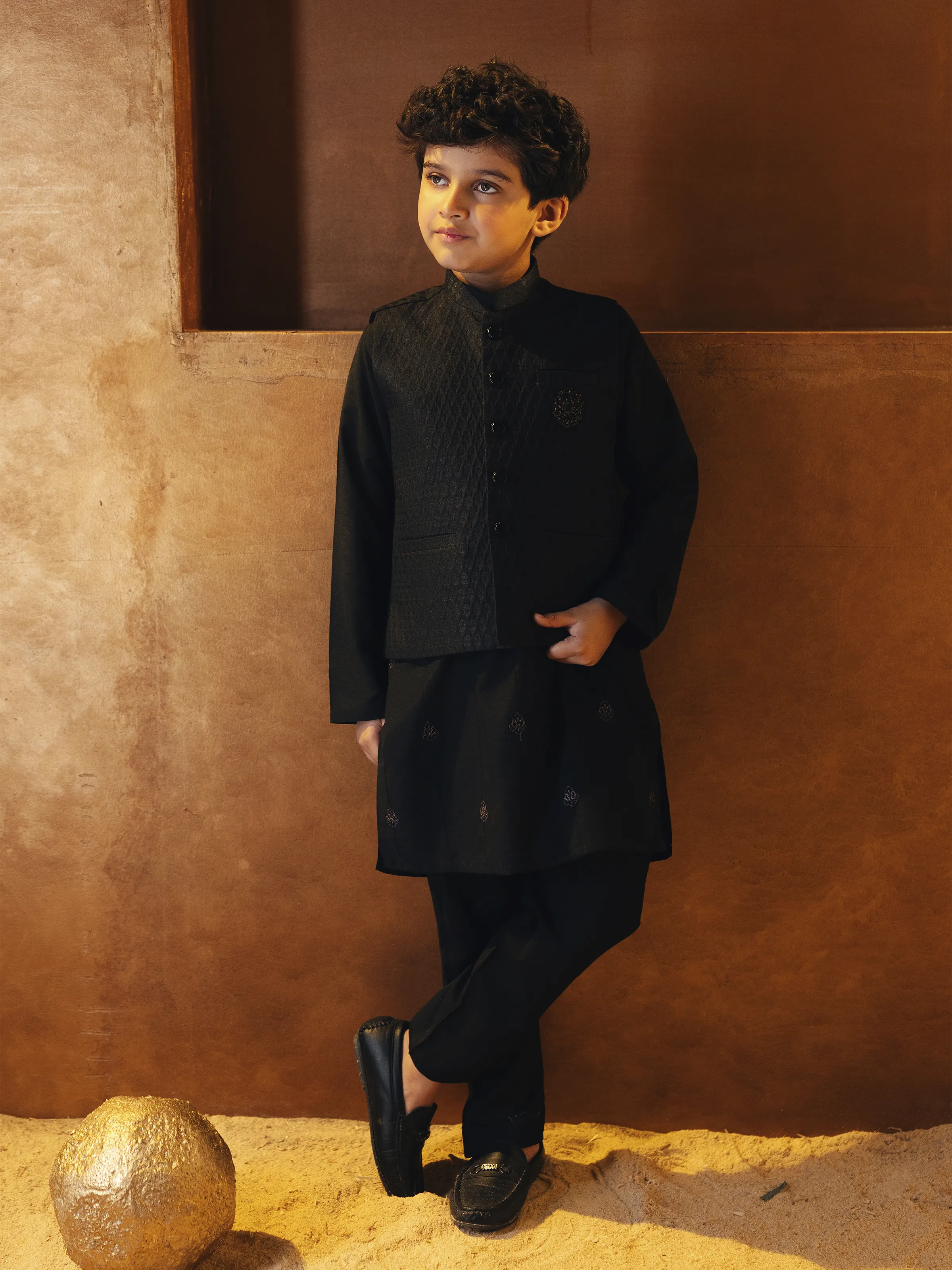 Boy's Black Waist Coat Suit - EBTWCSC5-032 - Image 4