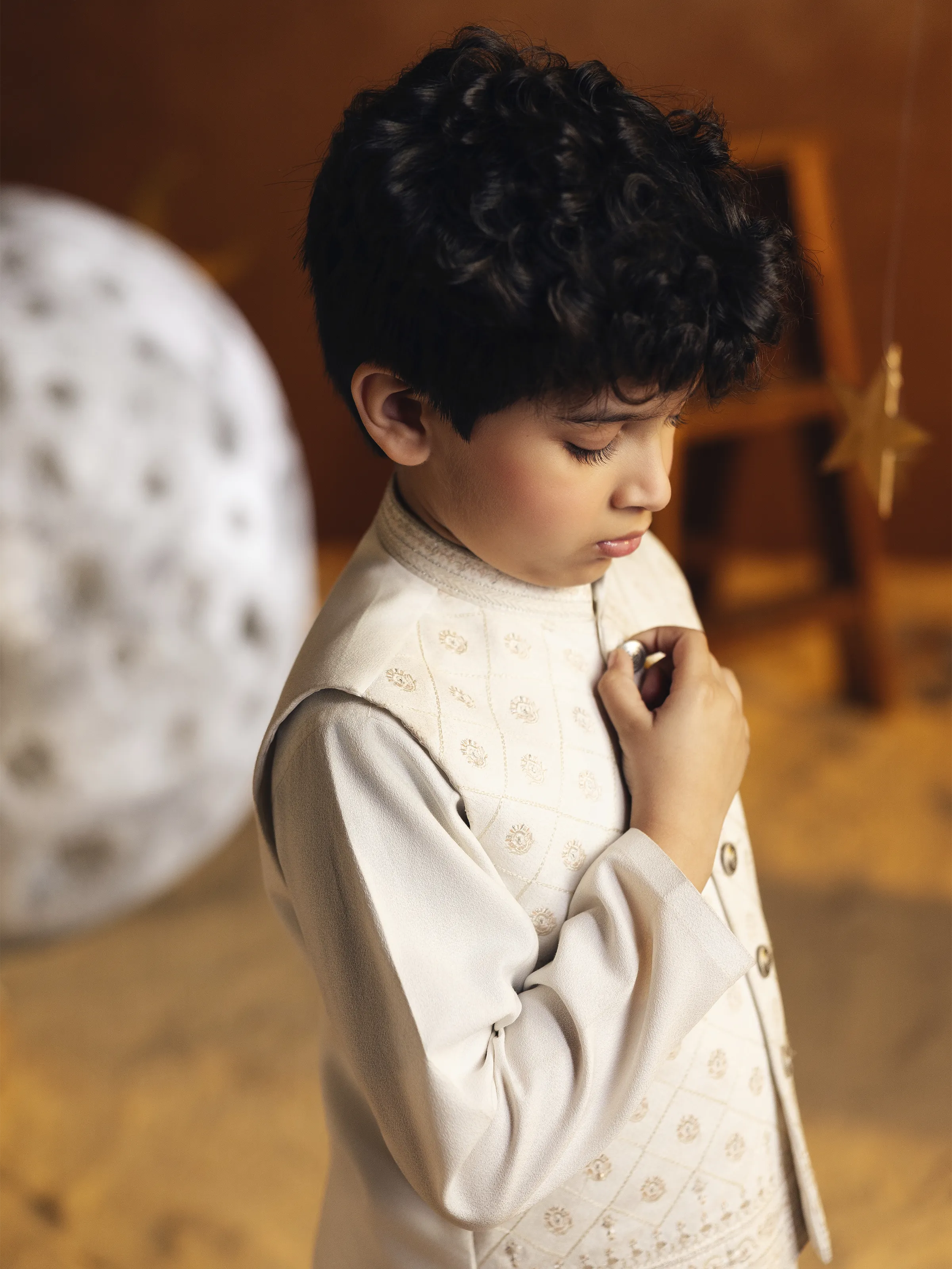 Boy's Off White Waist Coat Suit - ECBTWCS5-075 - Image 5