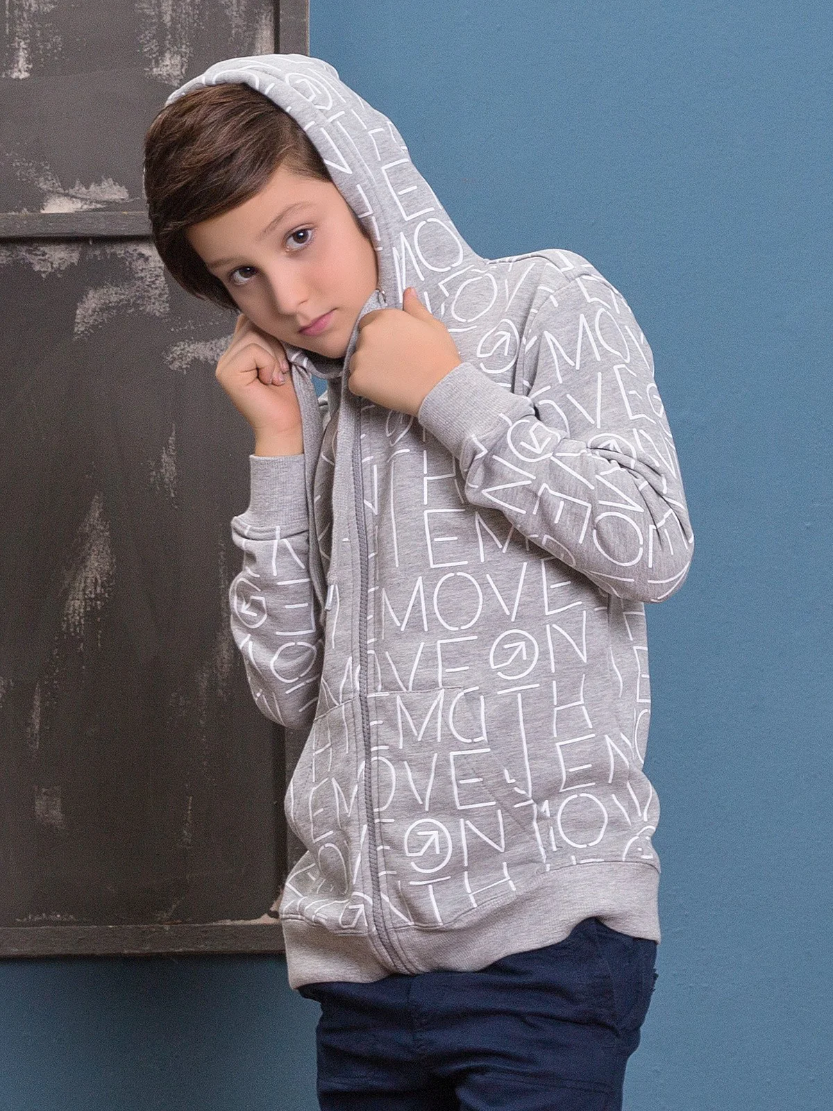 Boy's Grey Hoodie - EBTH17-008 - Image 2