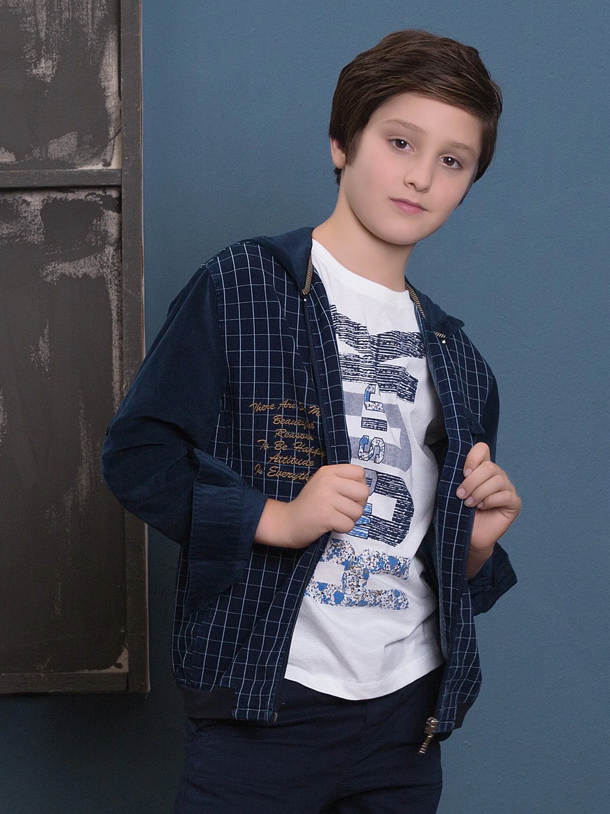 Boy's Blue Hoodie - EBTH17-14326 - Image 2