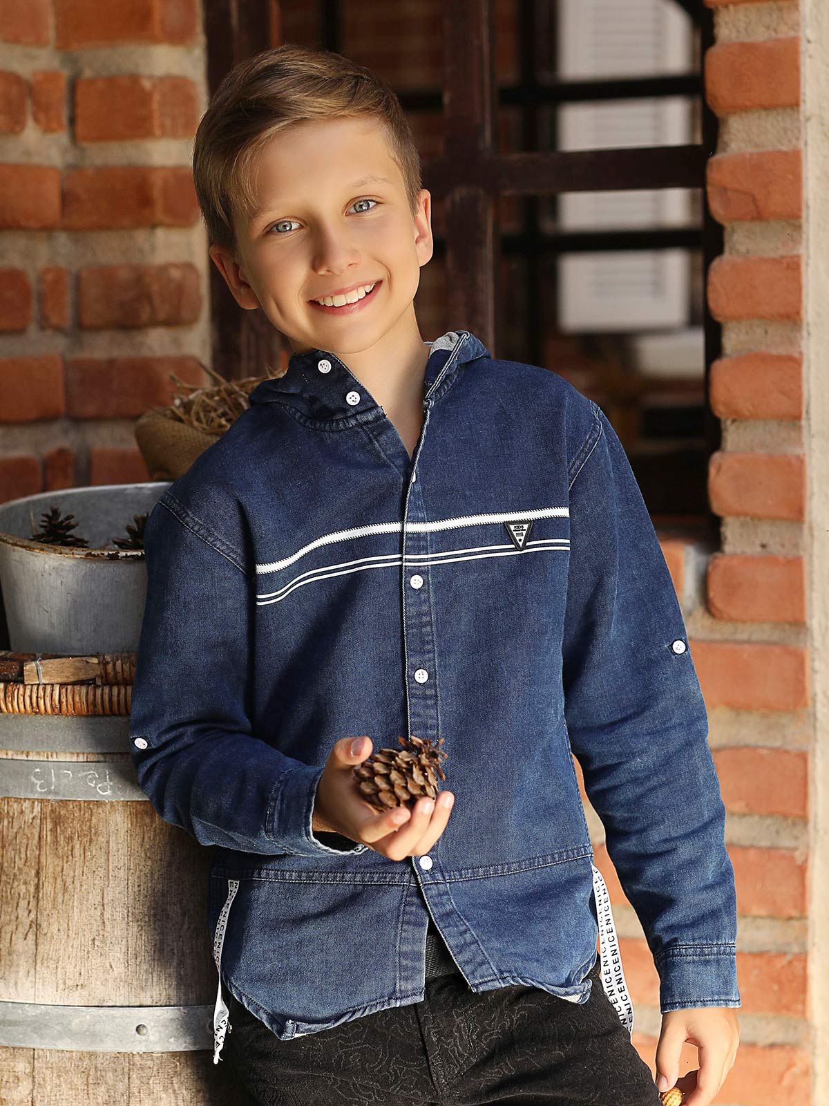 Boy's Blue Hoodie - EBTH18-14357 - Image 2