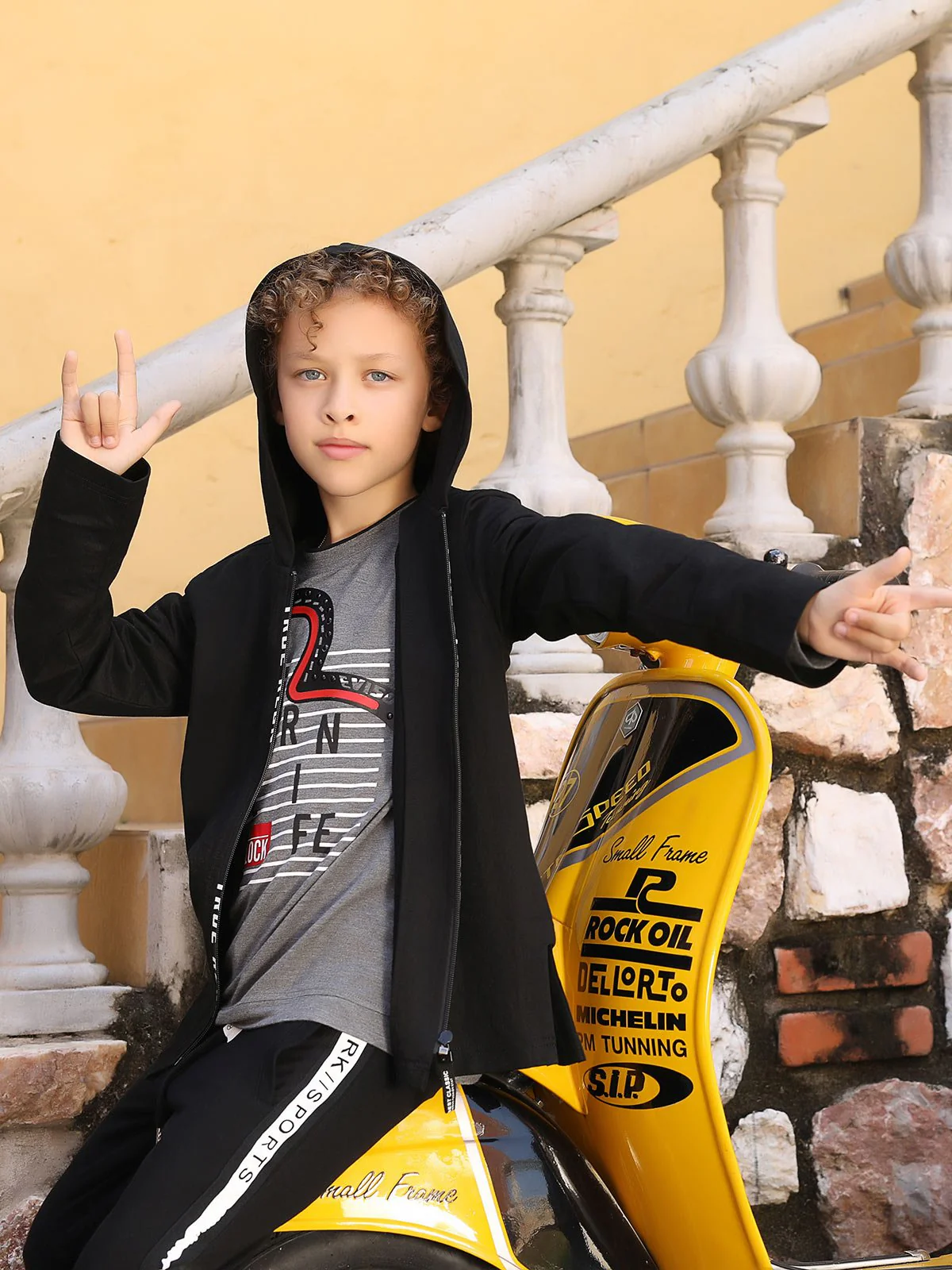 Boy's Black Hoodie - EBTH18-2438 - Image 3