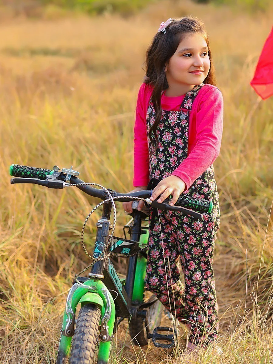 Girl's Black Dungaree - EGTDK20-002 - Image 4