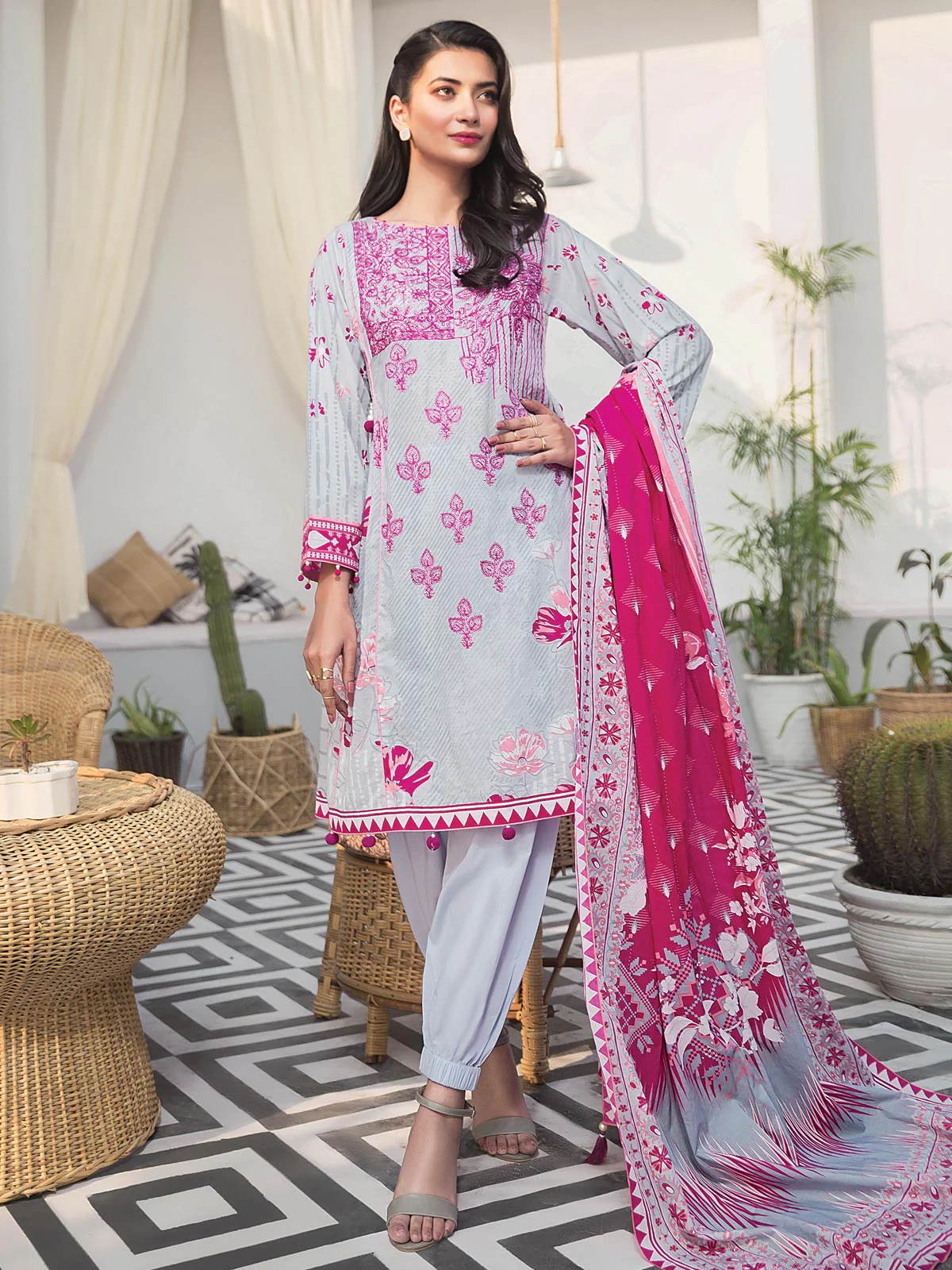 Unstitched Embroidered Lawn Suit - EWU20V1-19926