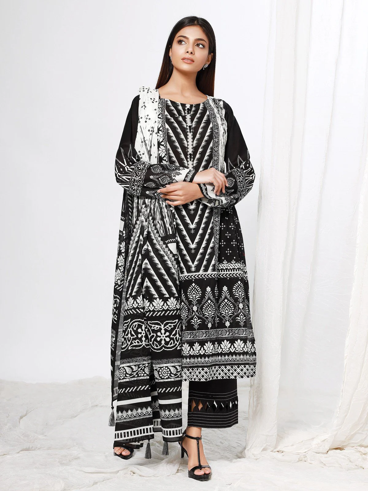 Unstitched Printed Lawn Suit - EWU21M4-21007