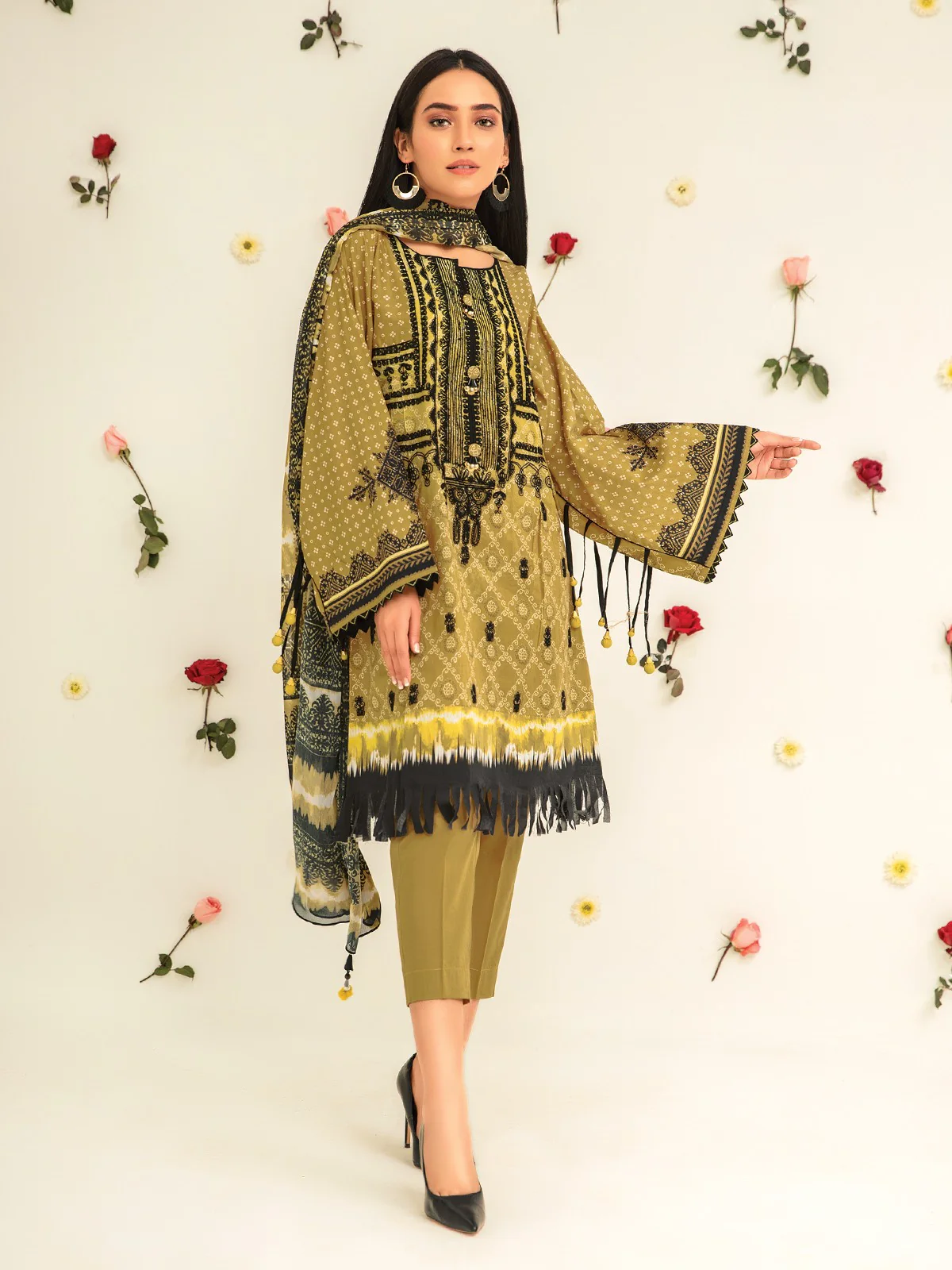 Unstitched Embroidered Lawn Suit - EWU21V2-20470