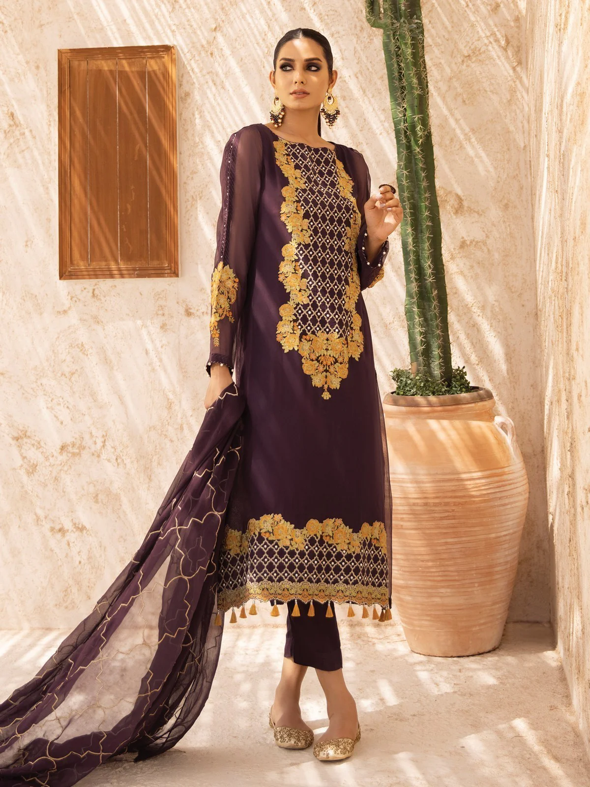 Unstitched Embroidered Chiffon Suit - EWU21V3-21105