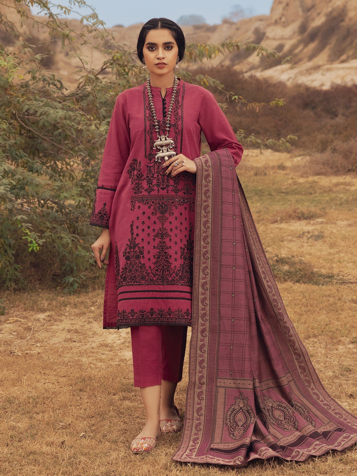Unstitched Embroidered Twill Suit - EWU21V8-21806