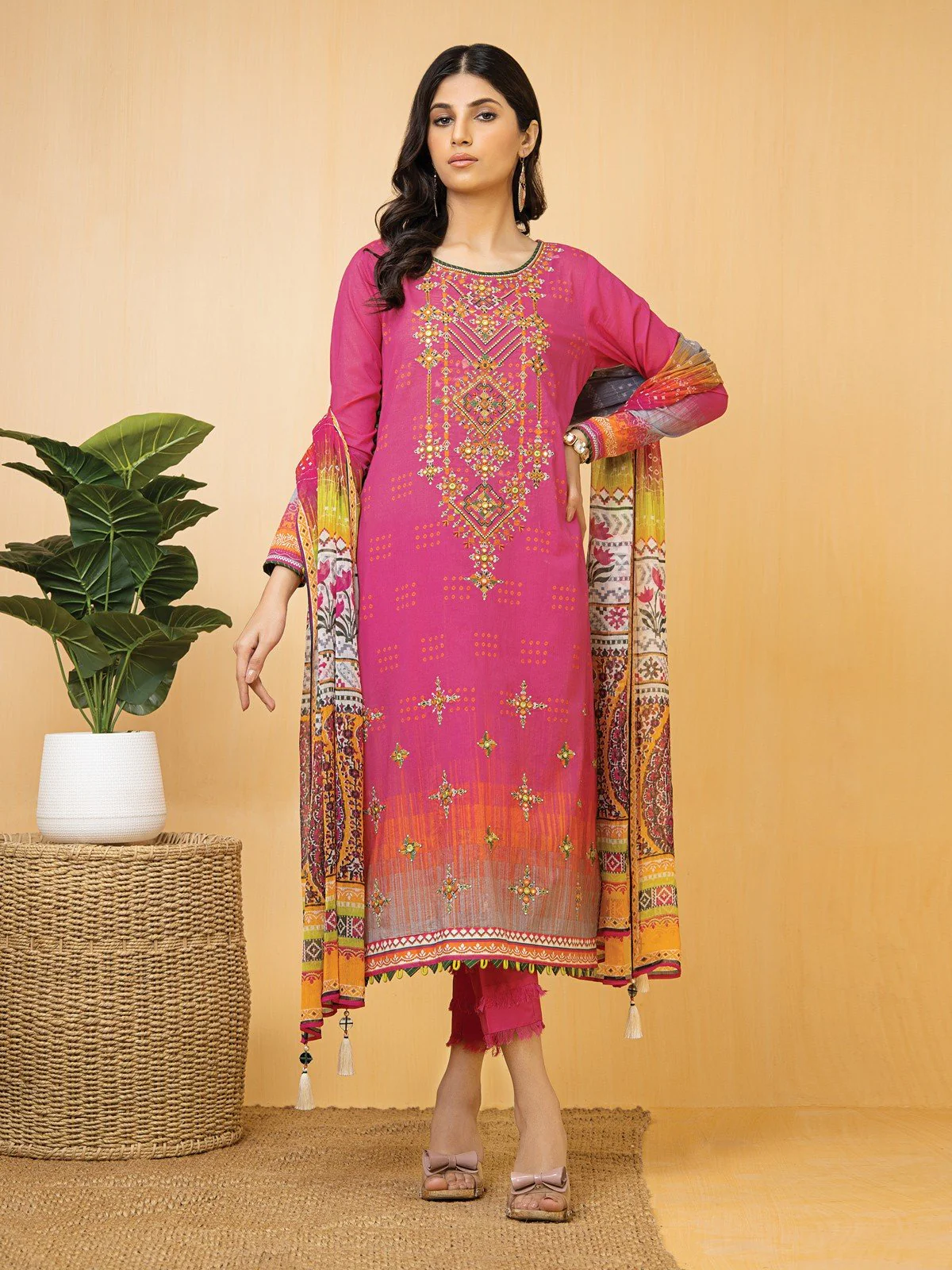 Unstitched Embroidered Lawn Suit - EWU22V1-23669