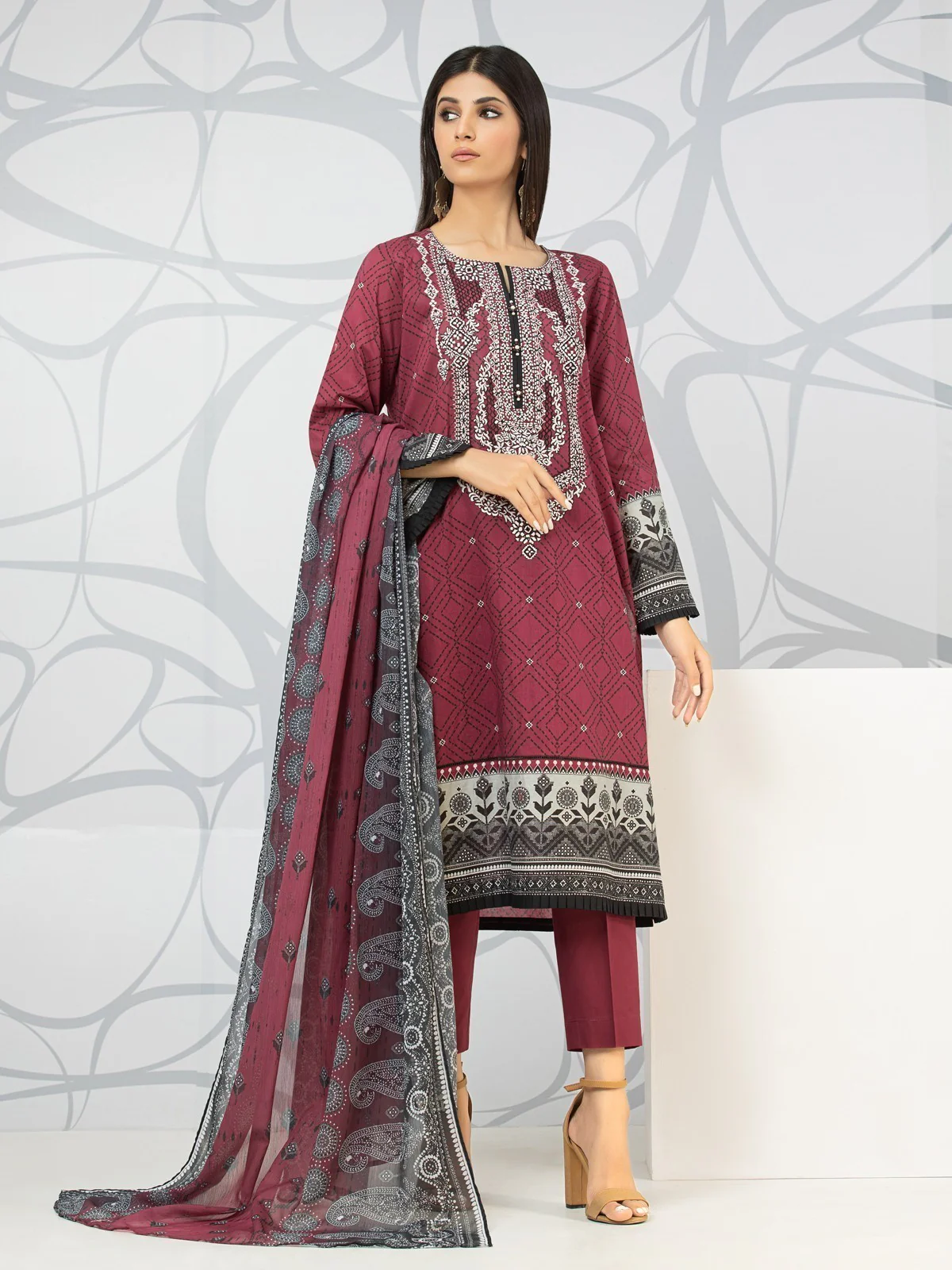 Unstitched Embroidered Lawn Suit - EWU22V1-23672