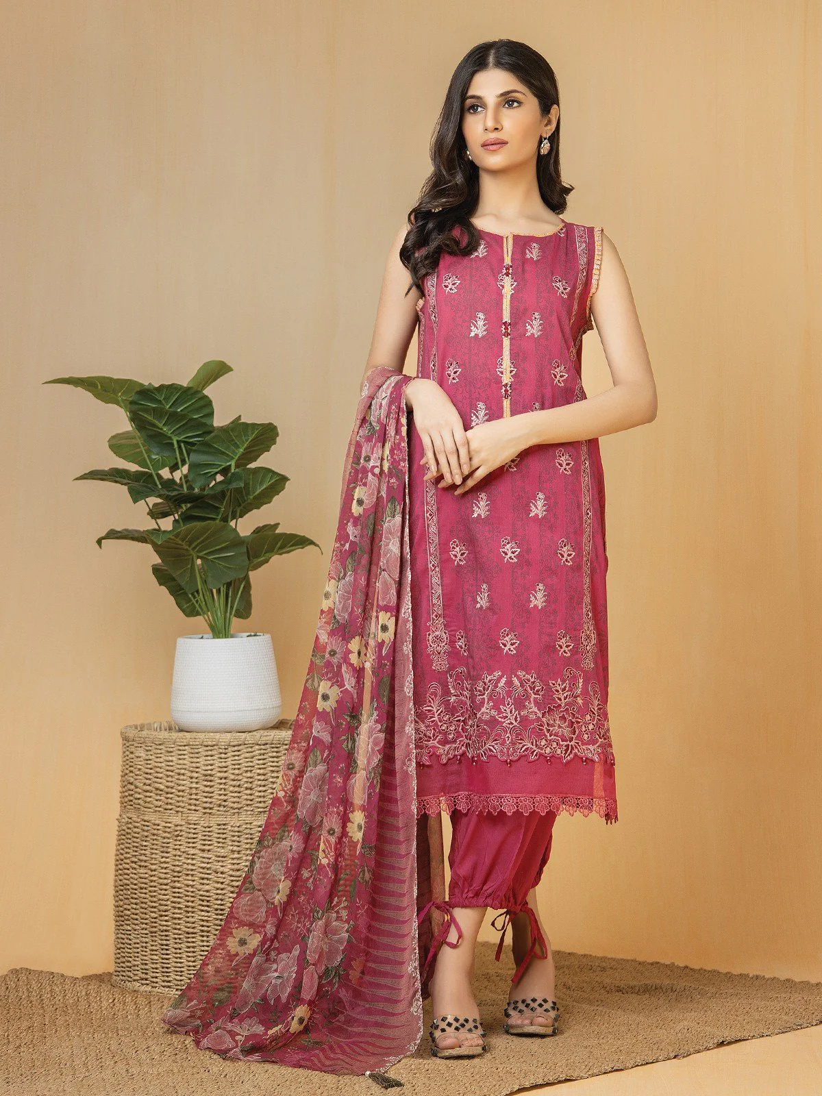 Unstitched Embroidered Lawn Suit - EWU22V1-23673