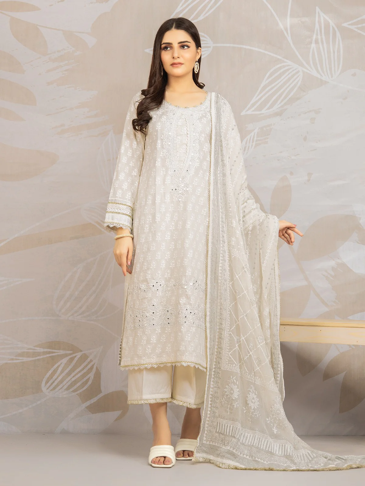 Unstitched Embroidered Lawn Suit - EWU22V1-23687