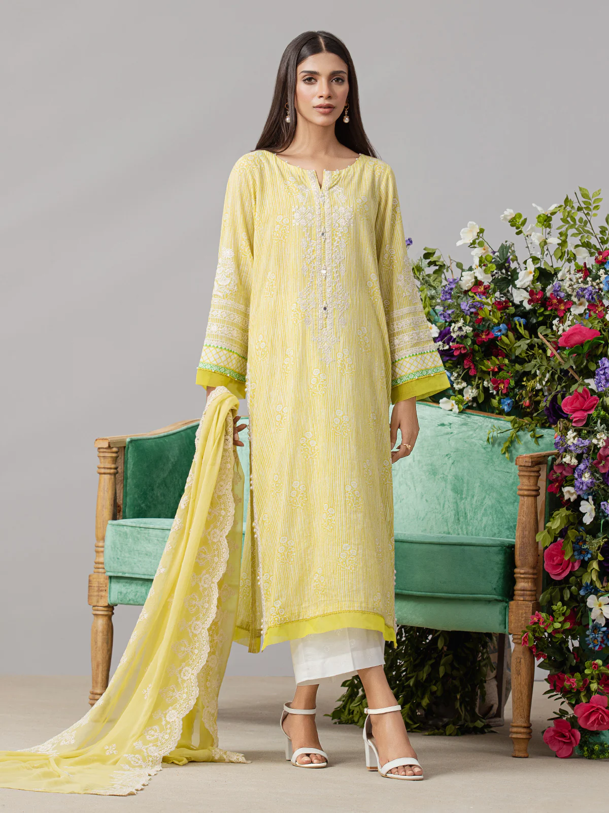 Unstitched Embroidered Lawn Suit - EWU22V1-26510 - Image 10