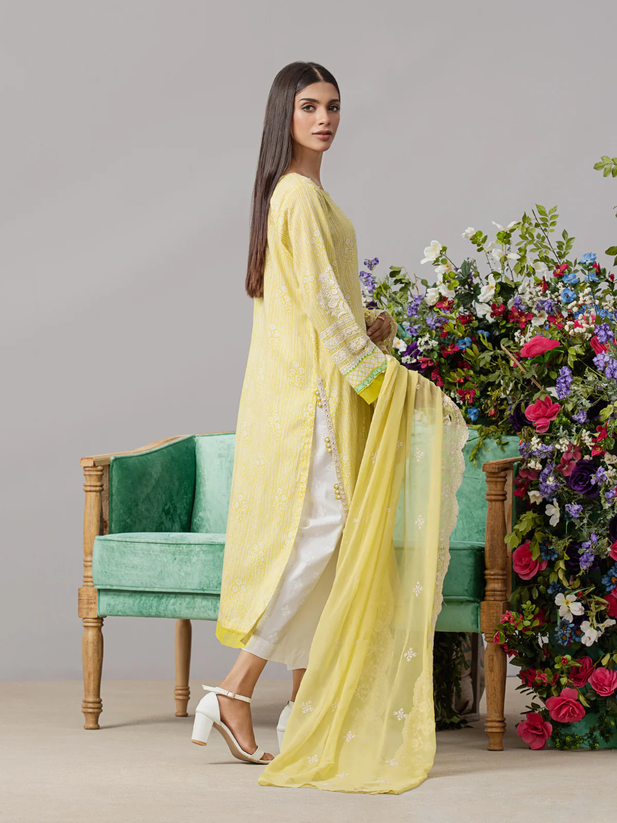 Unstitched Embroidered Lawn Suit - EWU22V1-26510 - Image 8