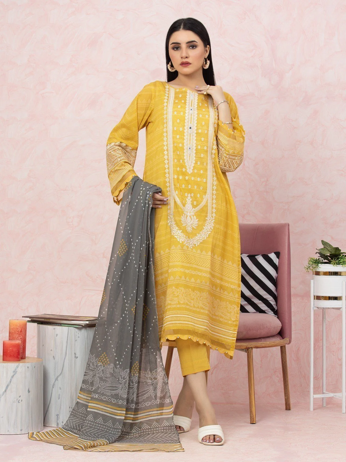 Unstitched Embroidered Lawn Suit - EWU22V1-26548