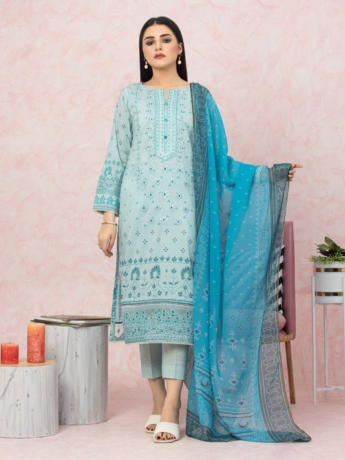 Unstitched Embroidered Lawn Suit - EWU22V1-26567