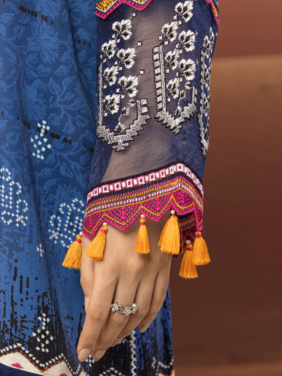 Unstitched Embroidered Crepe Viscose Suit - EWU22V10-25015 - Image 2