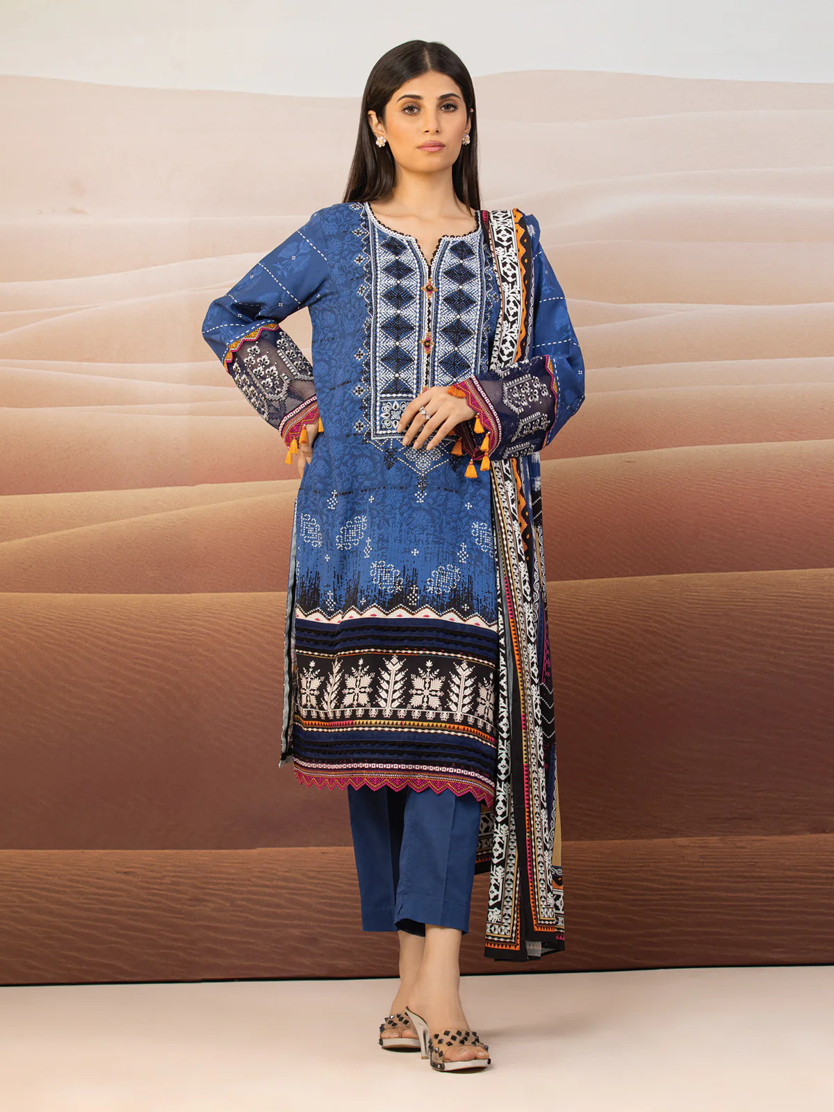 Unstitched Embroidered Crepe Viscose Suit - EWU22V10-25015 - Image 4