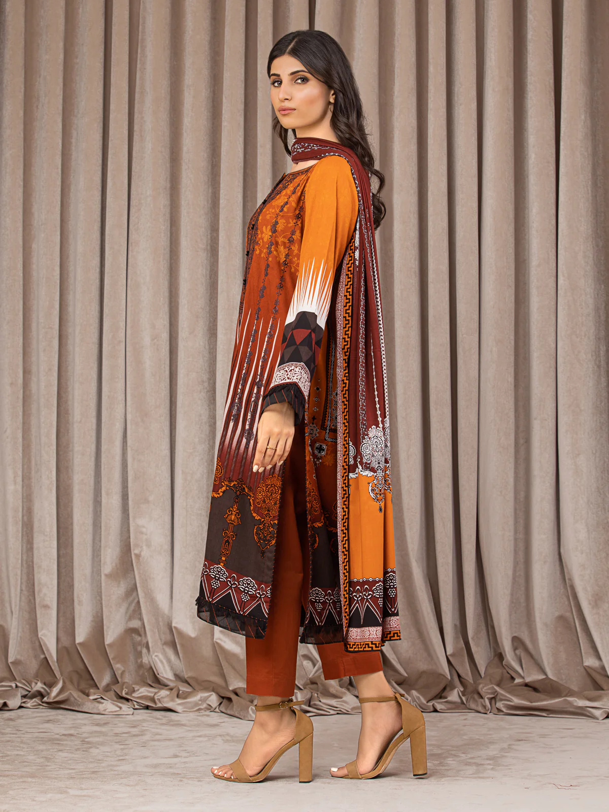 Unstitched Embroidered Crepe Viscose Suit - EWU22V10-25018 - Image 2
