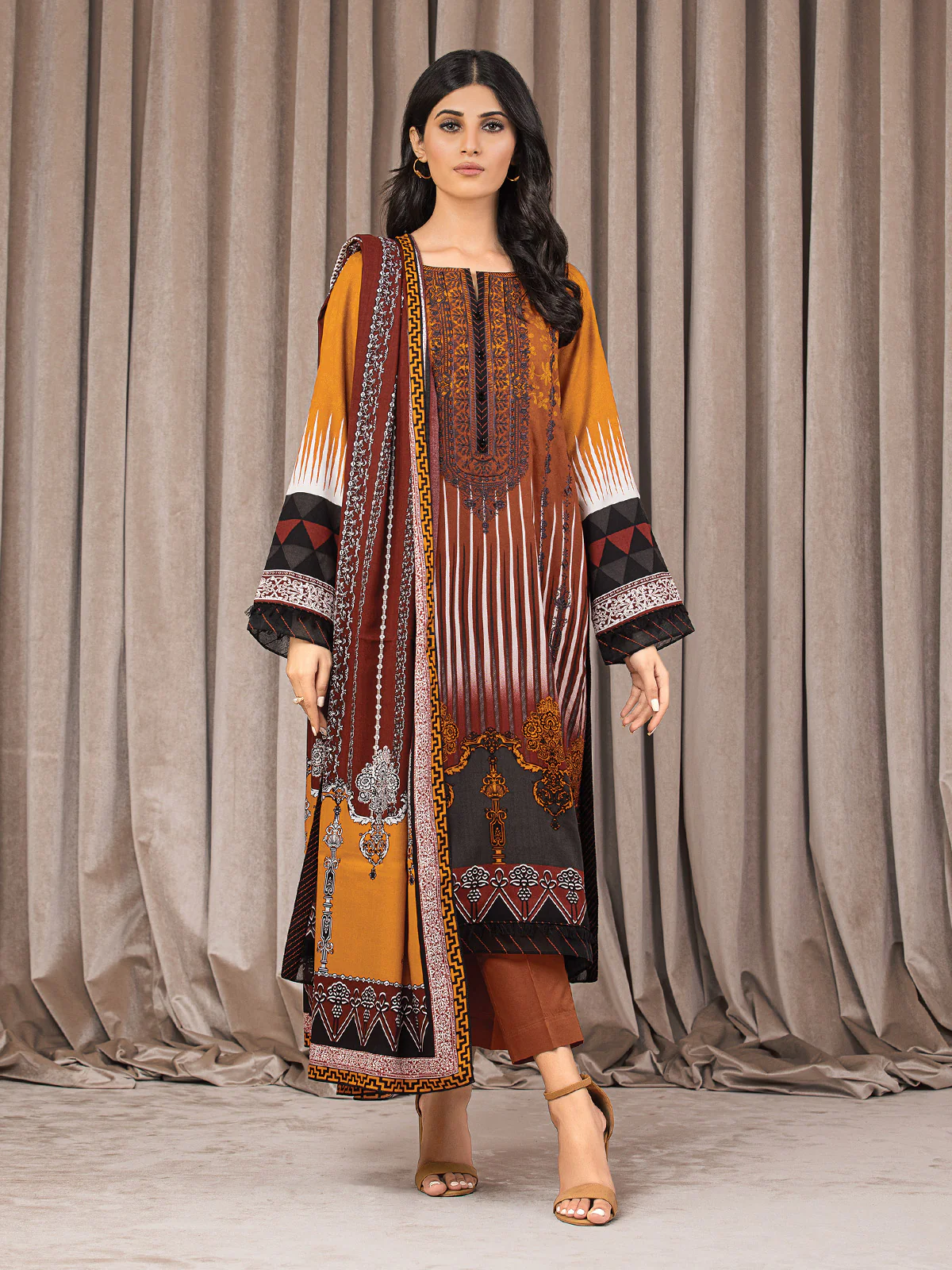 Unstitched Embroidered Crepe Viscose Suit - EWU22V10-25018 - Image 7
