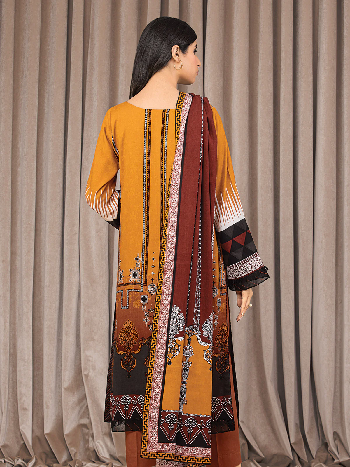 Unstitched Embroidered Crepe Viscose Suit - EWU22V10-25018 - Image 8