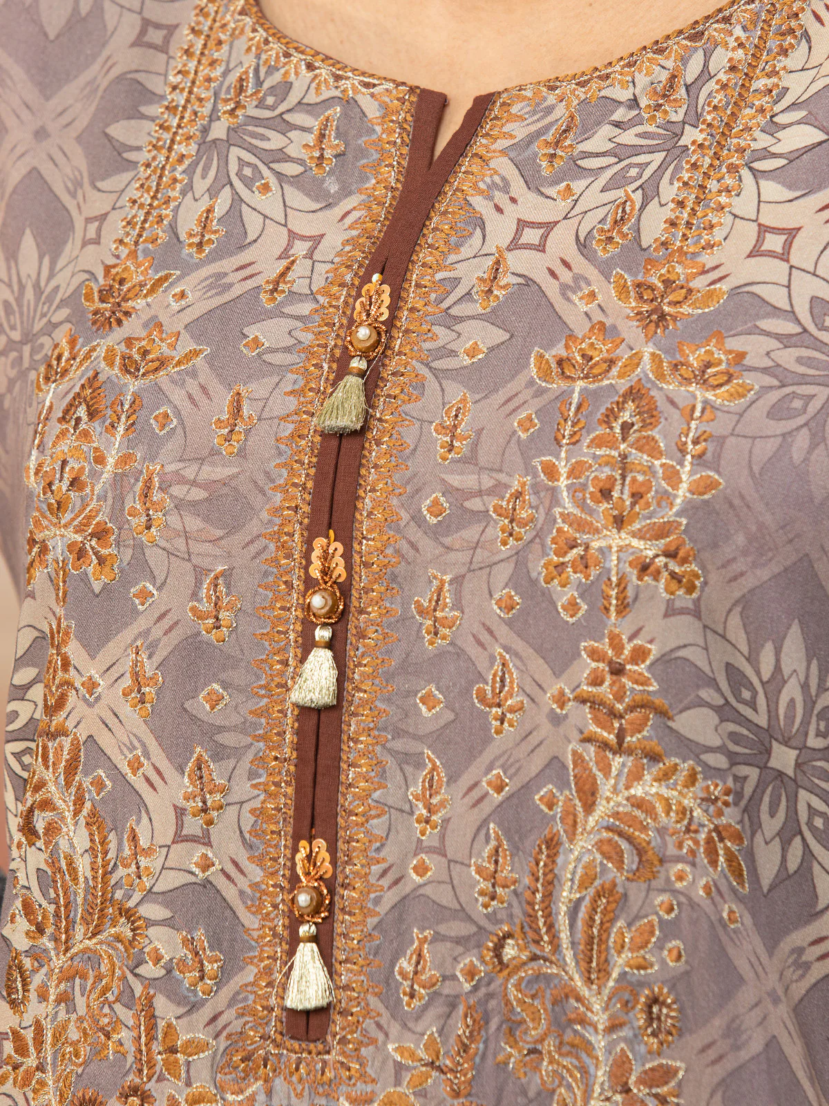 Unstitched Embroidered Crepe Viscose Suit - EWU22V10-25019 - Image 3