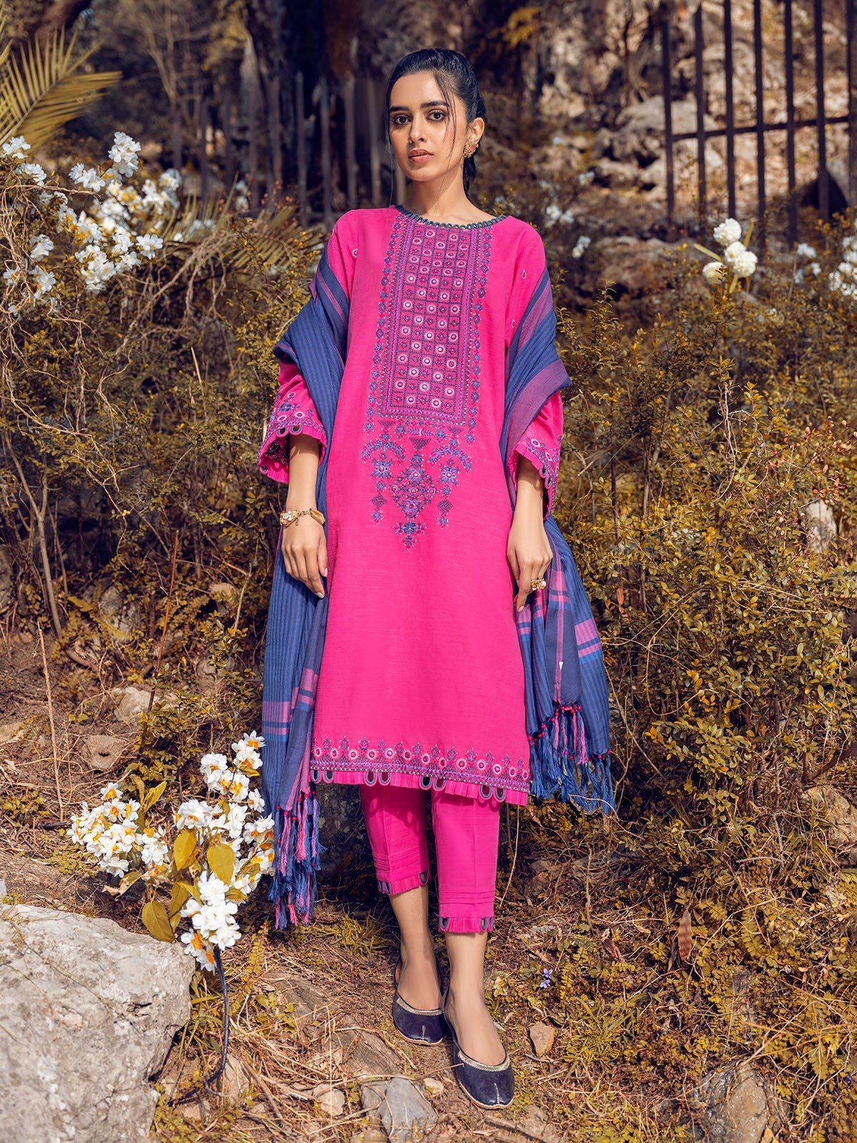 Unstitched Embroidered Crepe Viscose Suit - EWU22V10-25077