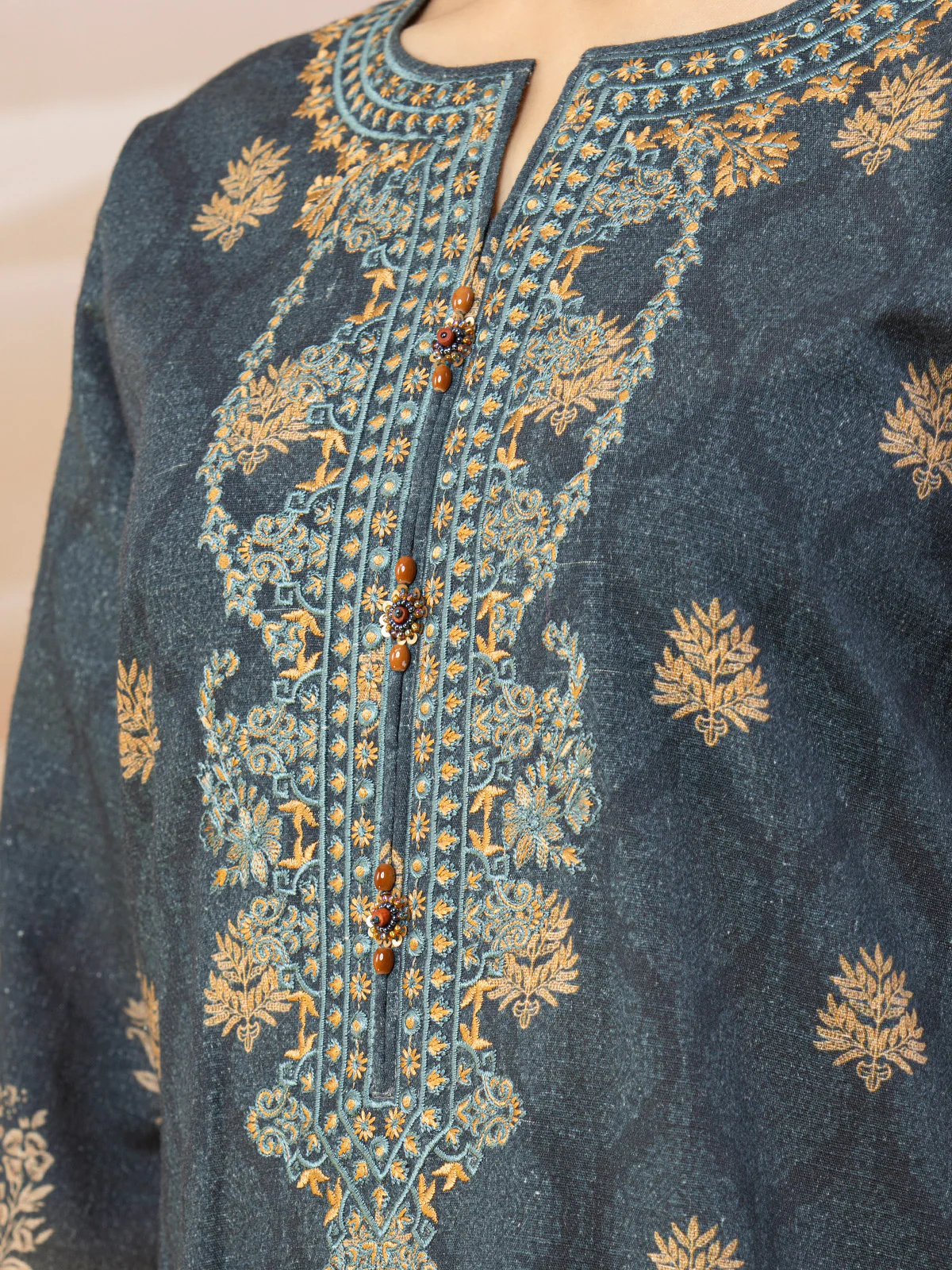 Unstitched Embroidered Khaddar Shirt Dupatta - EWU22V11-25023SD - Image 4