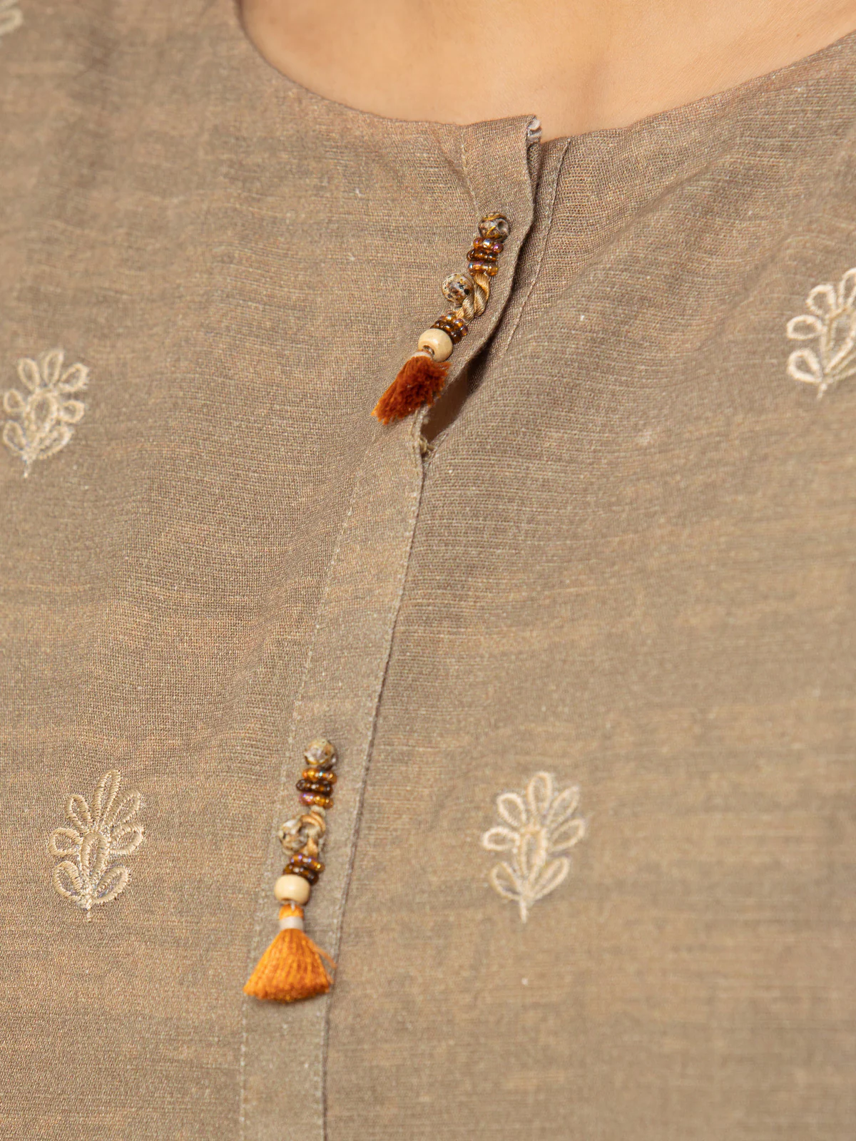 Unstitched Embroidered Khaddar Suit - EWU22V12-25008 - Image 3