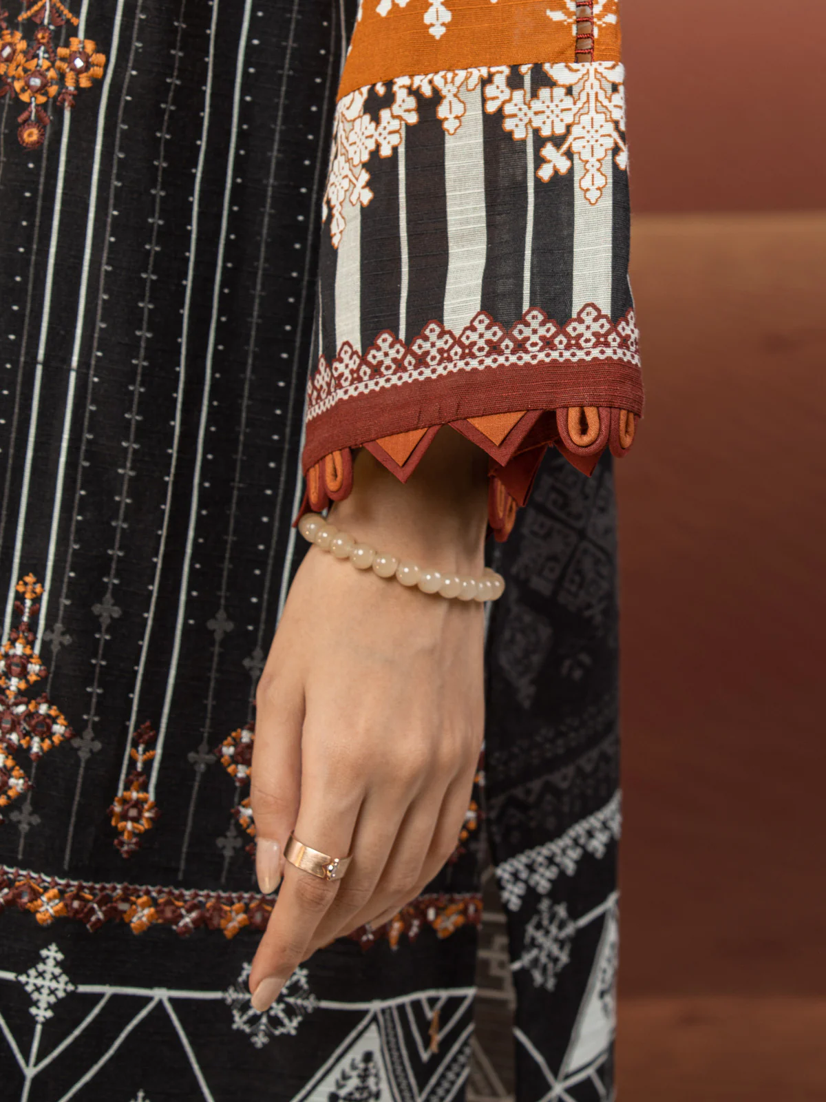 Unstitched Embroidered Khaddar Suit - EWU22V12-25010 - Image 3