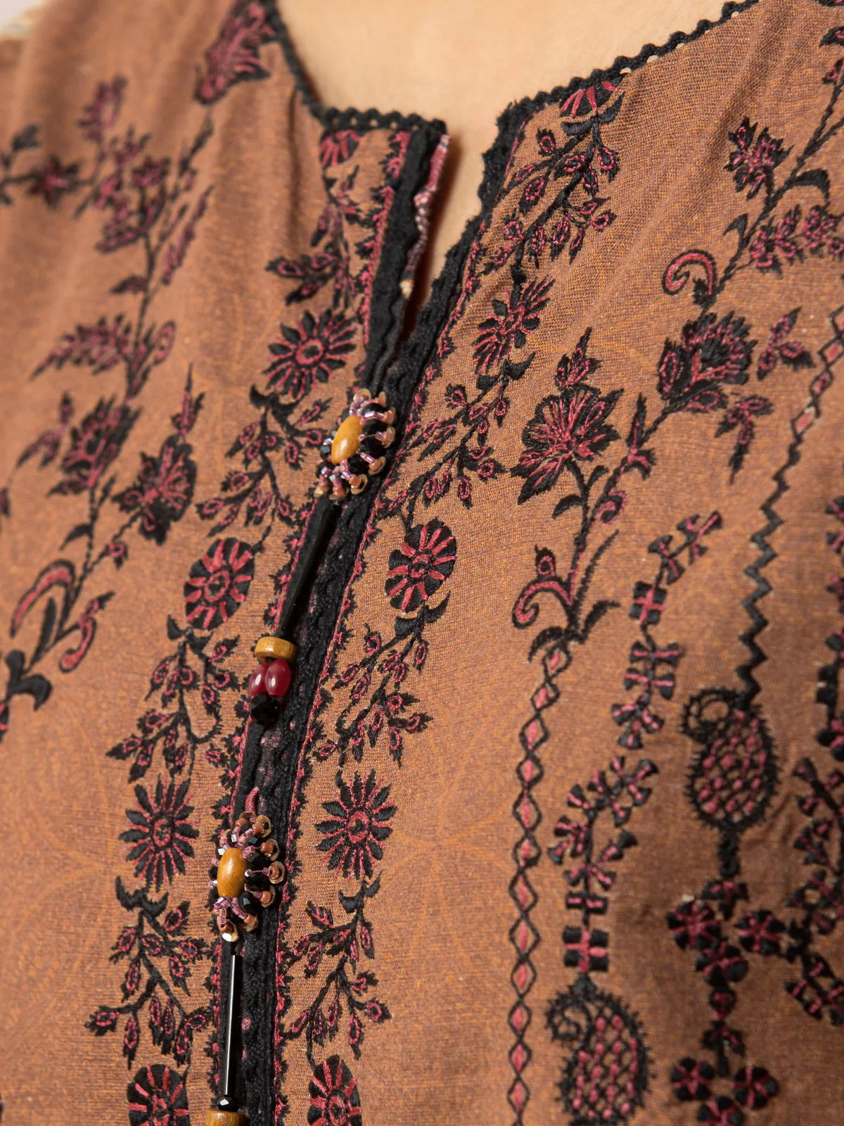 Unstitched Embroidered Khaddar Suit - EWU22V12-25014 - Image 3