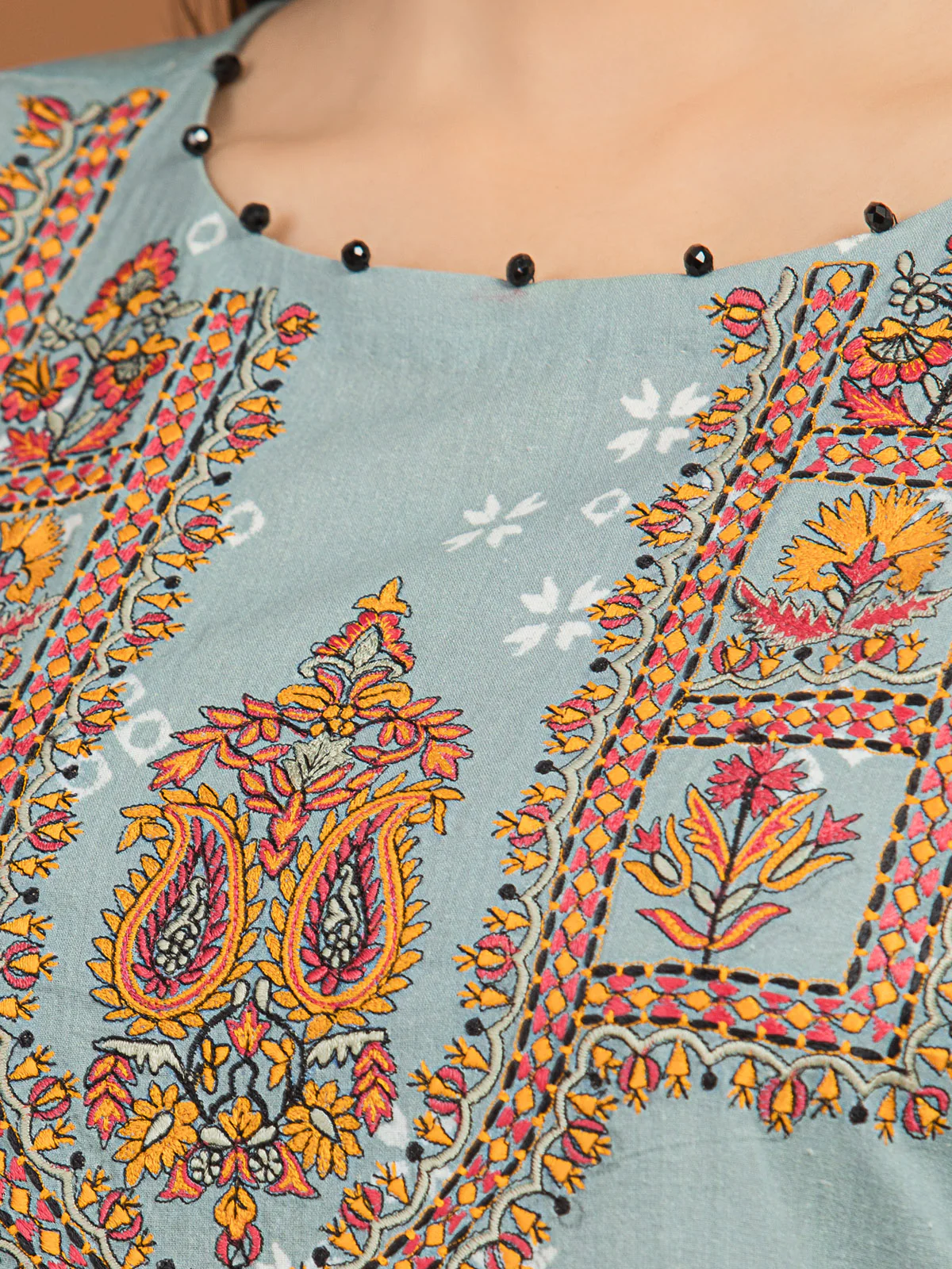 Unstitched Embroidered Viscose Suit - EWU22V13-24031 - Image 6