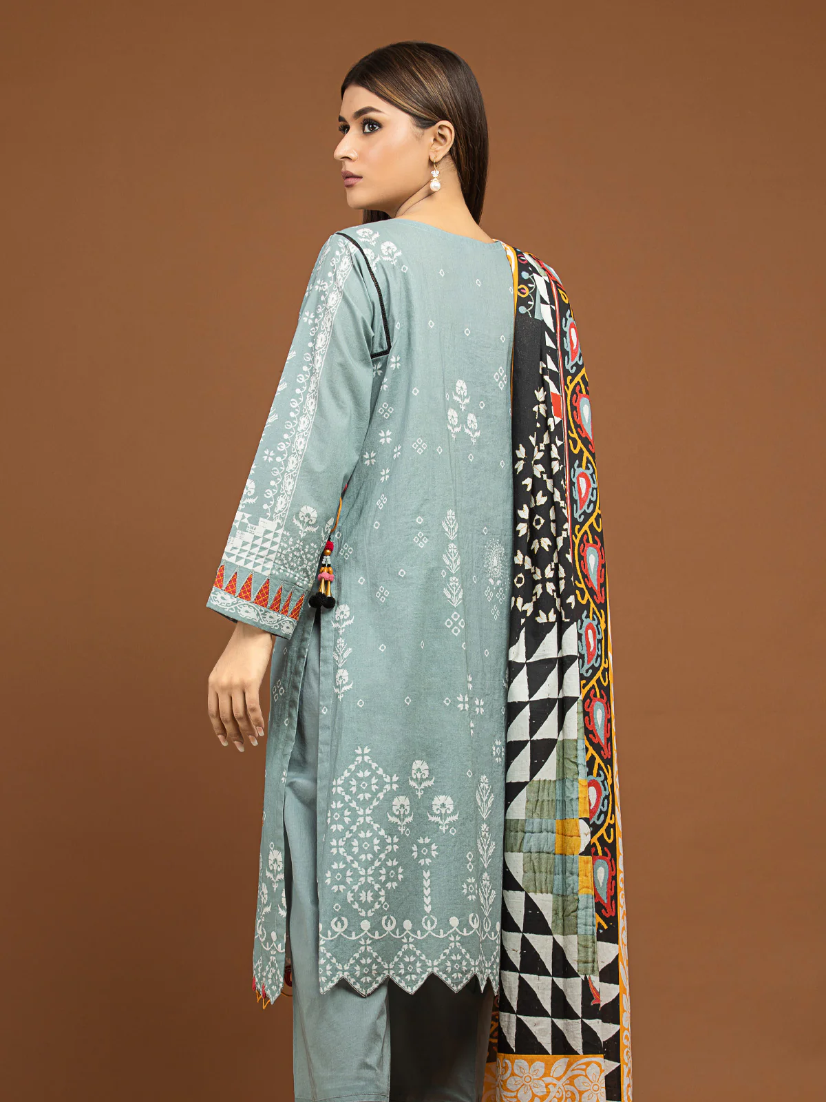 Unstitched Embroidered Viscose Suit - EWU22V13-24031 - Image 9