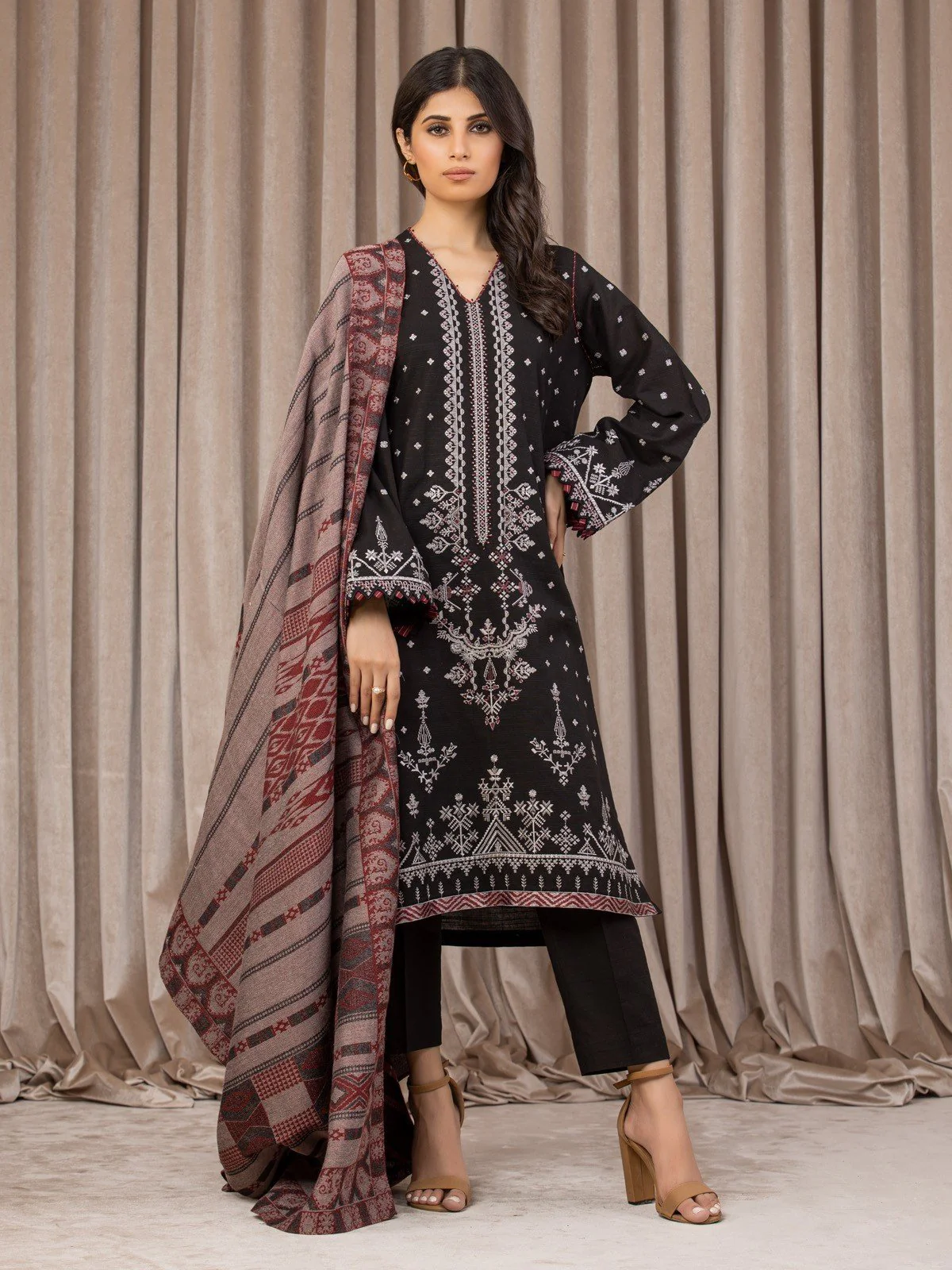 Unstitched Embroidered Marina Twill Suit - EWU22V14-25052
