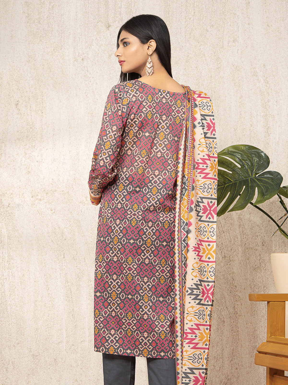 Unstitched Printed Lawn Suit - EWU23A1-26014 - Image 4