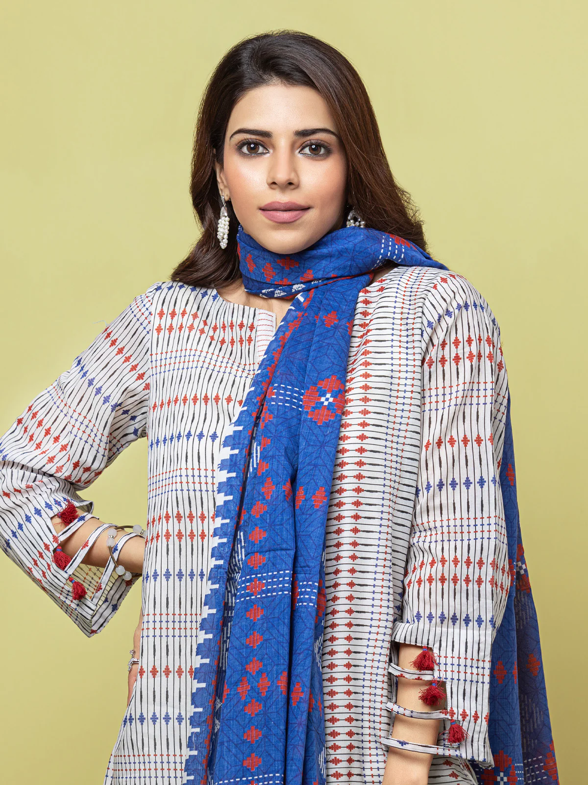 Unstitched Printed Lawn Suit - EWU23A1-26085 - Image 2