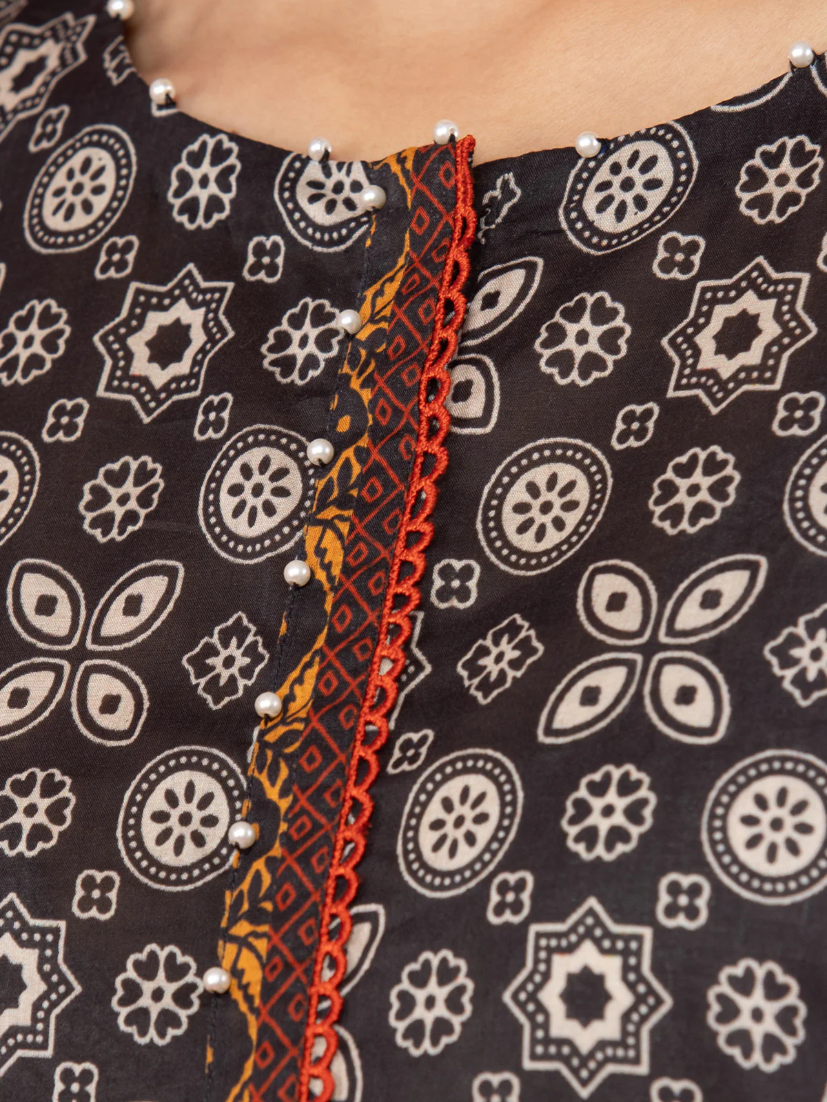 Unstitched Printed Lawn Suit - EWU23A1-26387 - Image 2