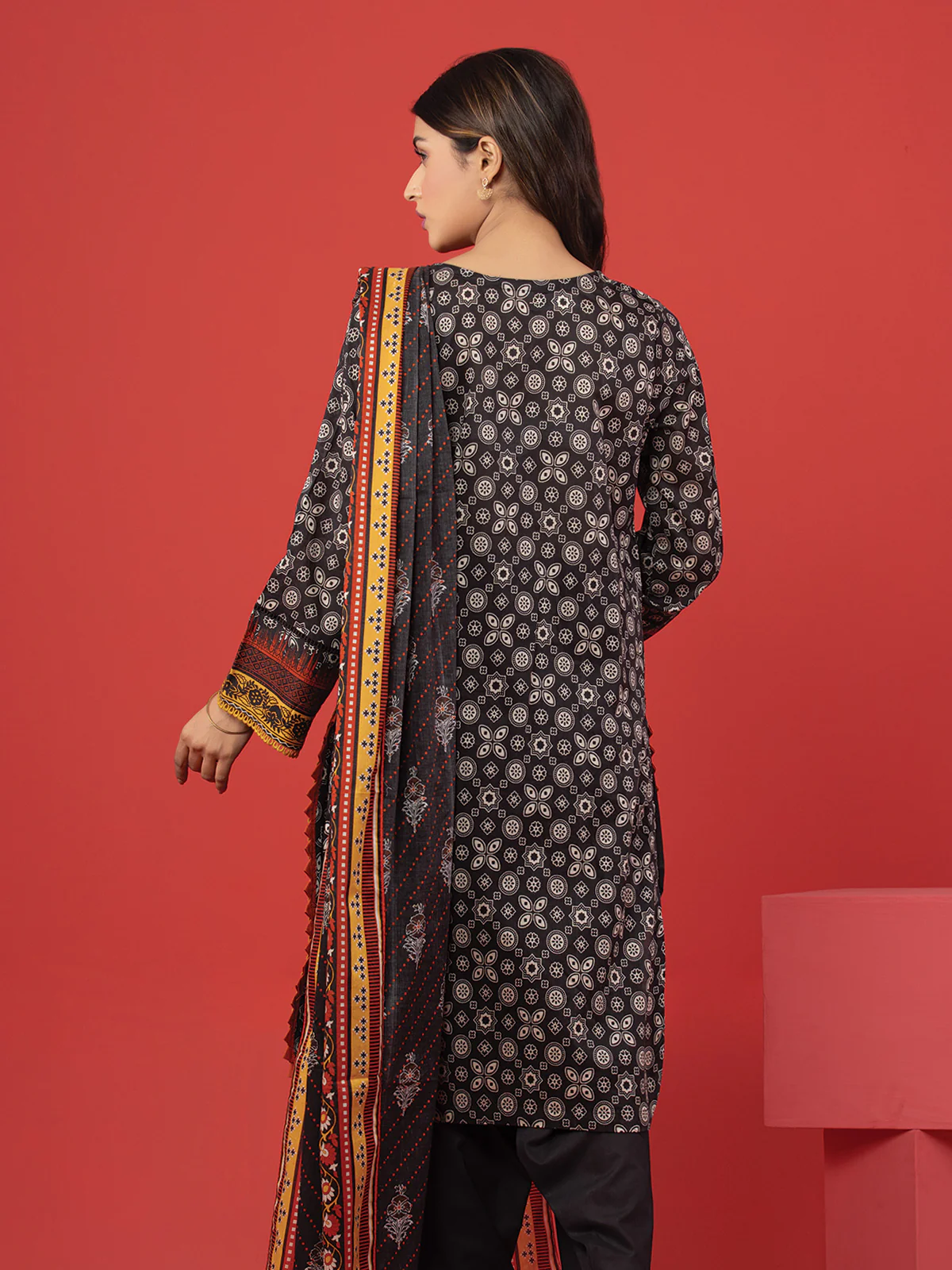 Unstitched Printed Lawn Suit - EWU23A1-26387 - Image 5
