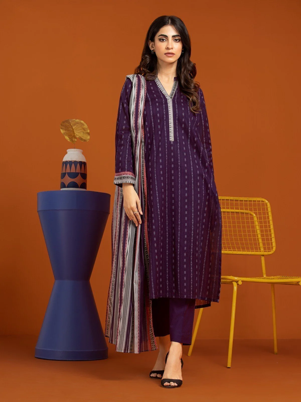 Unstitched Printed Khaddar Suit - EWU23A3-27017-3P