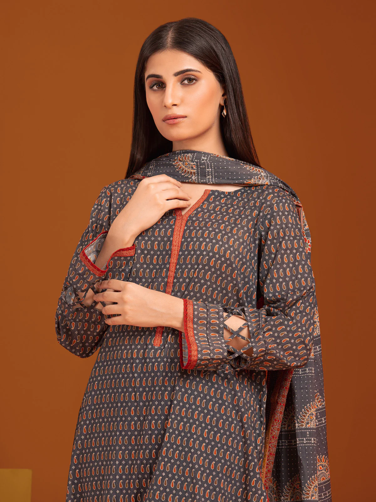 Unstitched Printed Khaddar Suit - EWU23A3-27096-3P - Image 2