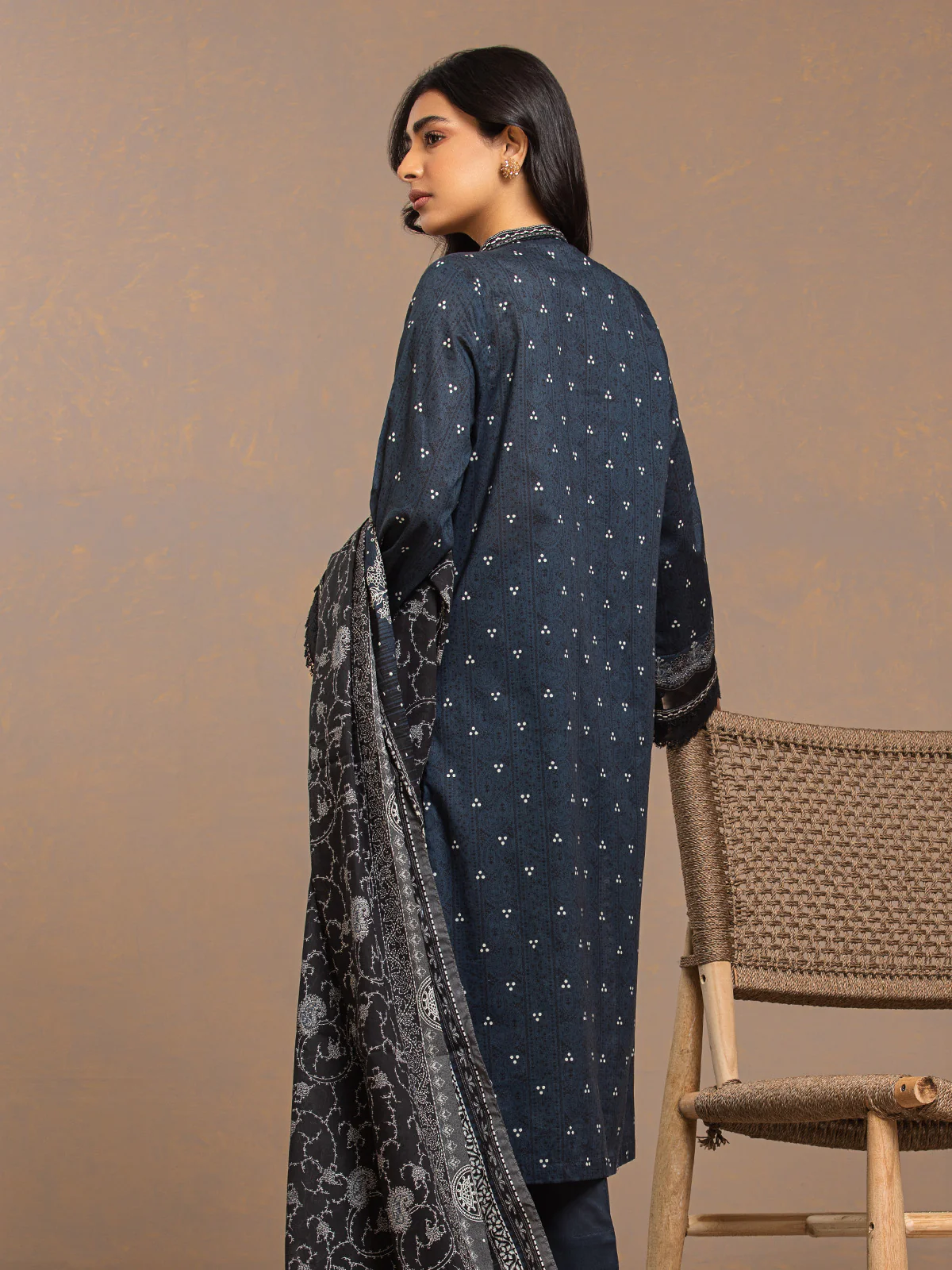 Unstitched Printed Khaddar Suit - EWU23A3-27286-3P - Image 5