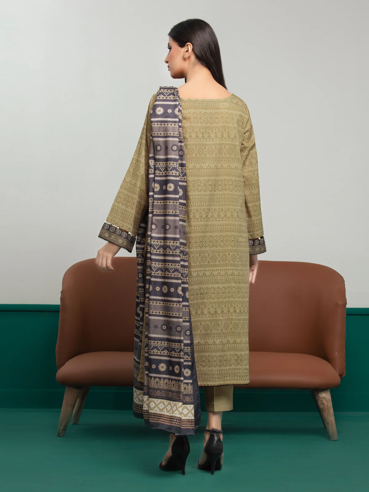 Unstitched Printed Khaddar Suit - EWU23A3S-27610-3P - Image 4