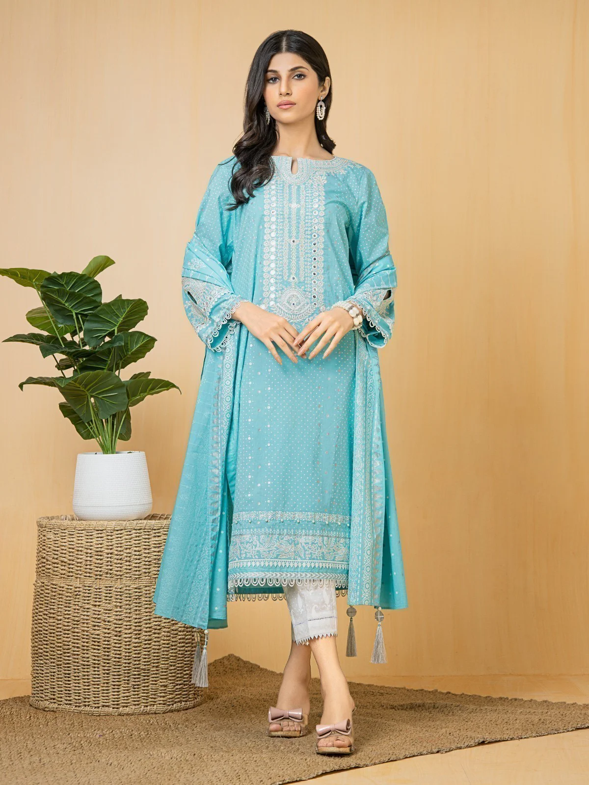 Unstitched Embroidered Lawn Suit - EWU23V1-23681