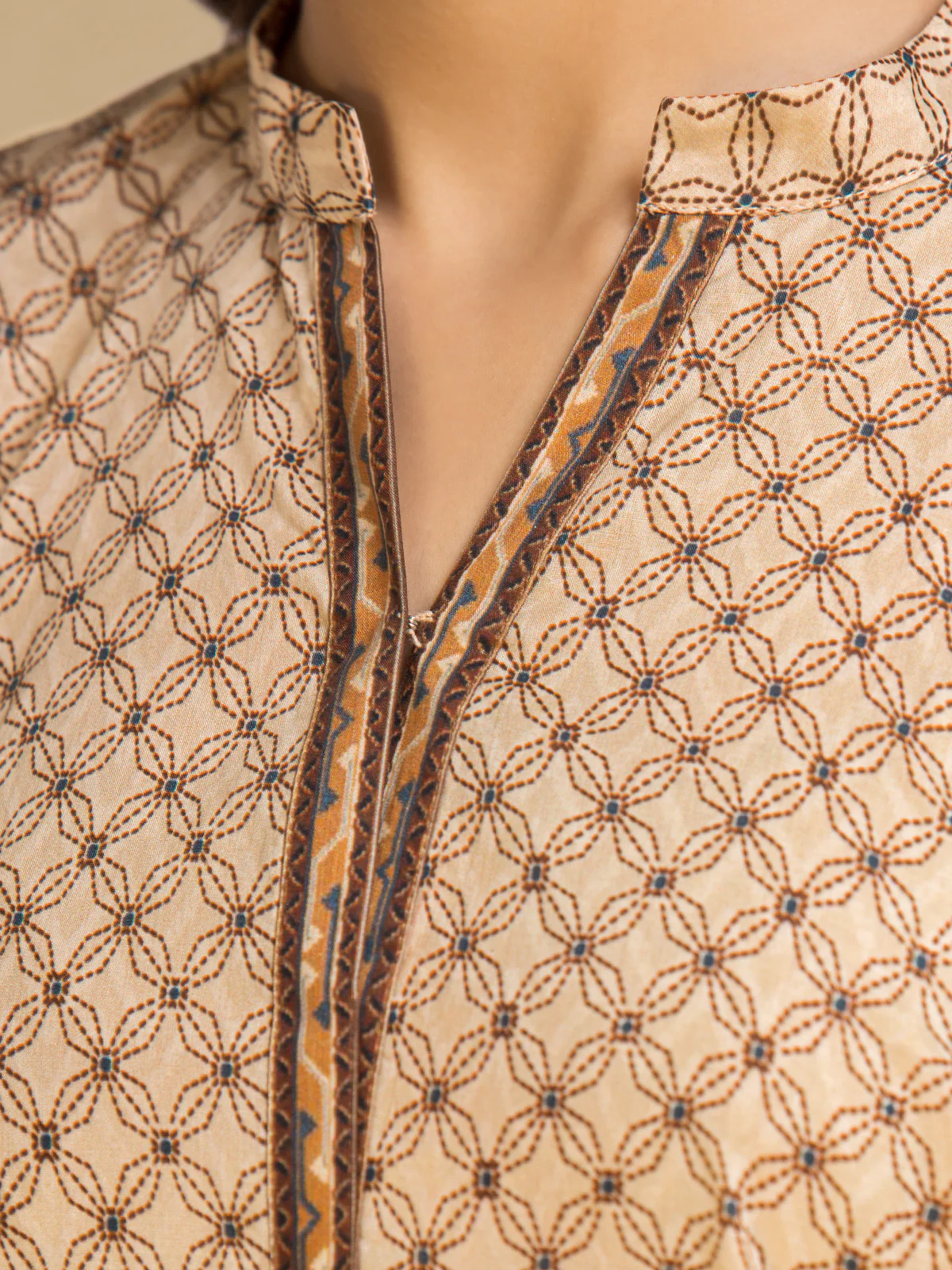 Unstitched Printed Lawn Suit - EWU24A1-26425-3P - Image 4