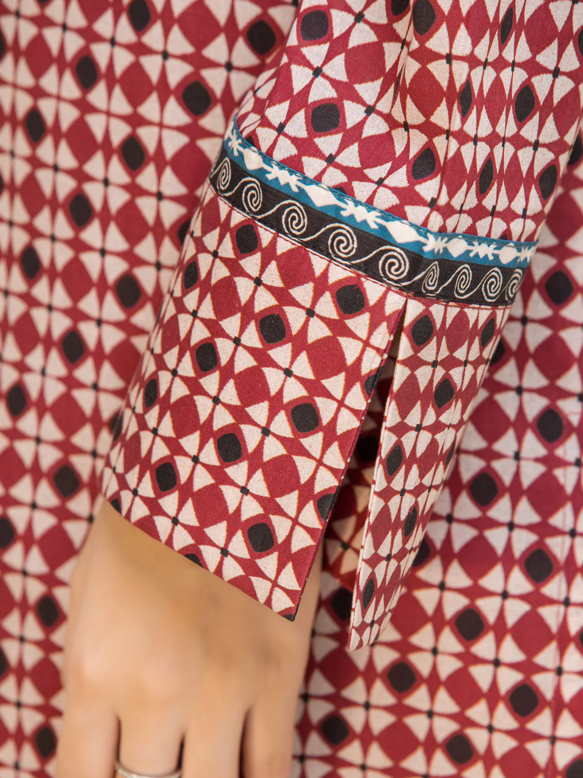 Unstitched Printed Lawn Suit - EWU24A1-26426-3P - Image 6