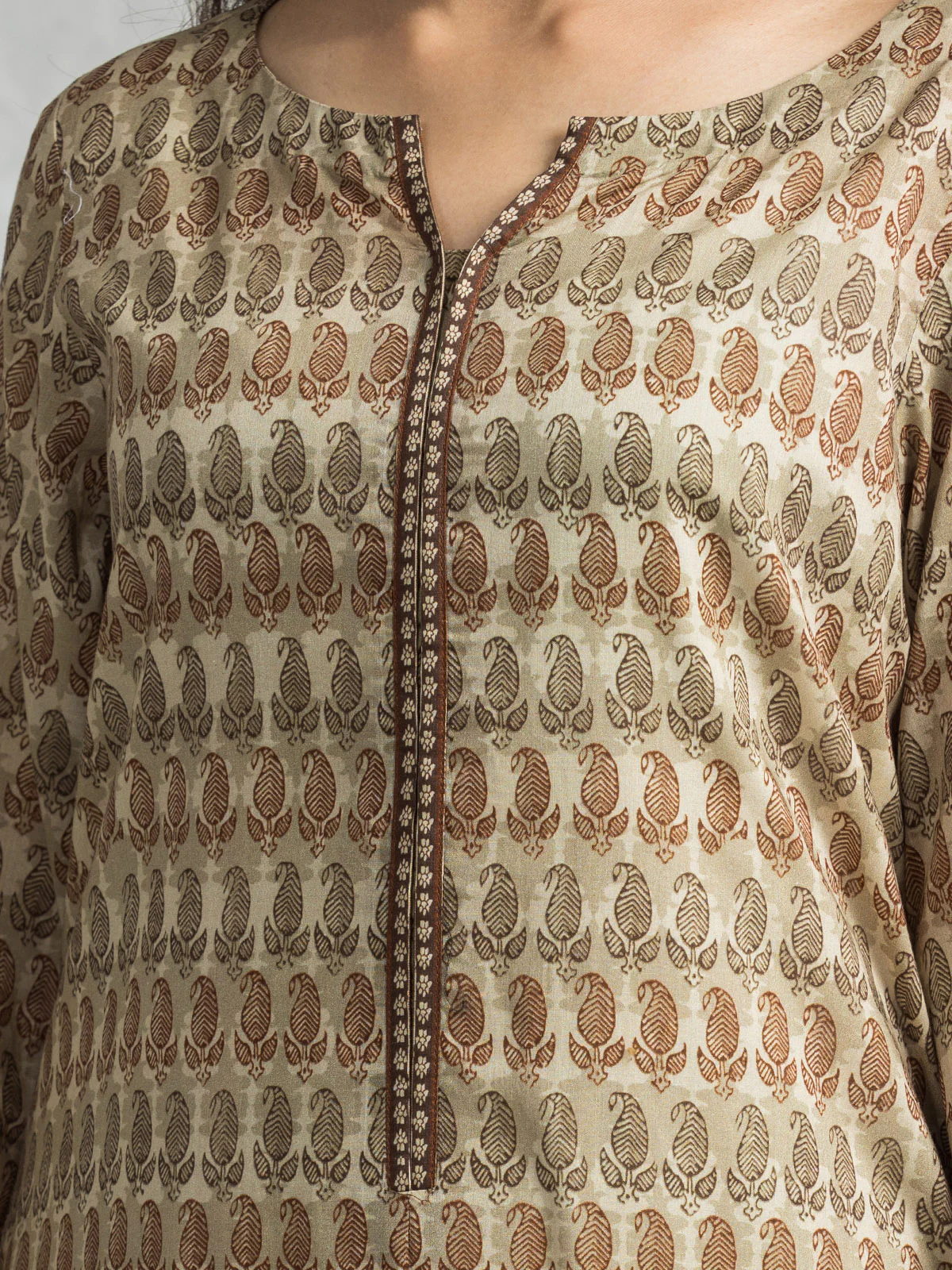 Unstitched Printed Lawn Suit - EWU24A1-28013-3P - Image 3